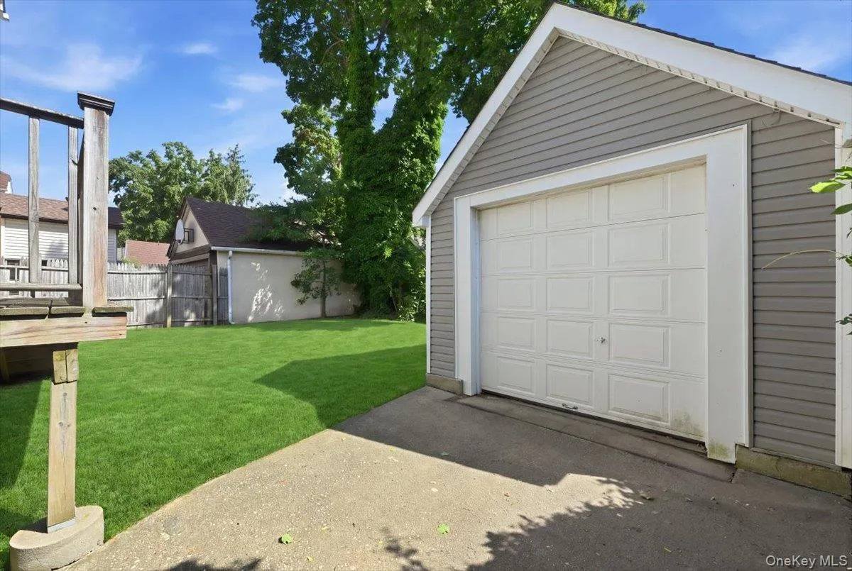 243 Spruce Street, Hempstead, NY, 4 Bedrooms Bedrooms, 8 Rooms Rooms,3 BathroomsBathrooms,Residential,For Rent,Spruce,0,1033796 243 Spruce Street, Hempstead, NY, 4 Bedrooms Bedrooms, 8 Rooms Rooms,3 BathroomsBathrooms,Residential,For Rent,Spruce,0,1033796