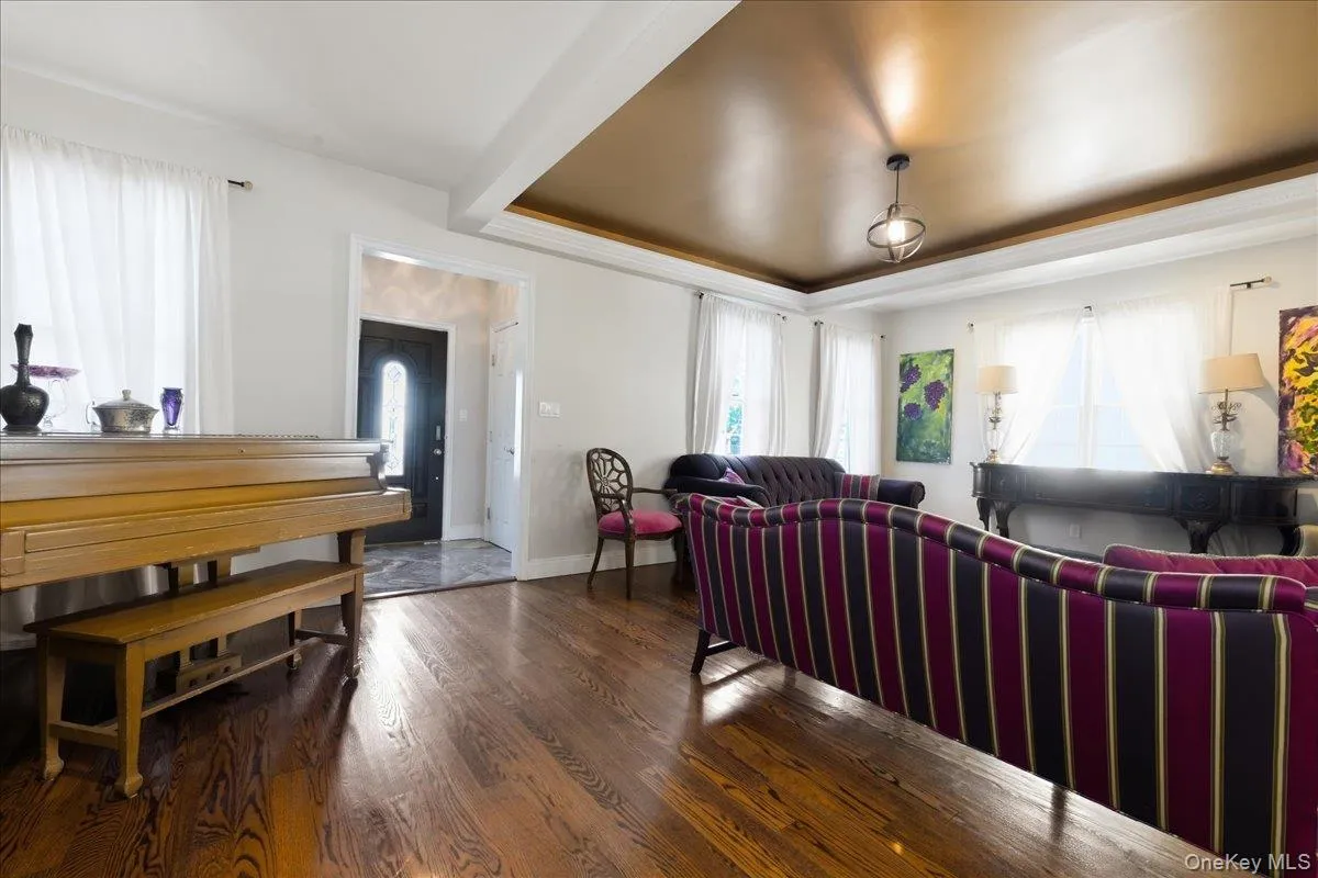 243 Spruce Street, Hempstead, NY, 4 Bedrooms Bedrooms, 8 Rooms Rooms,3 BathroomsBathrooms,Residential,For Rent,Spruce,0,1033796 243 Spruce Street, Hempstead, NY, 4 Bedrooms Bedrooms, 8 Rooms Rooms,3 BathroomsBathrooms,Residential,For Rent,Spruce,0,1033796