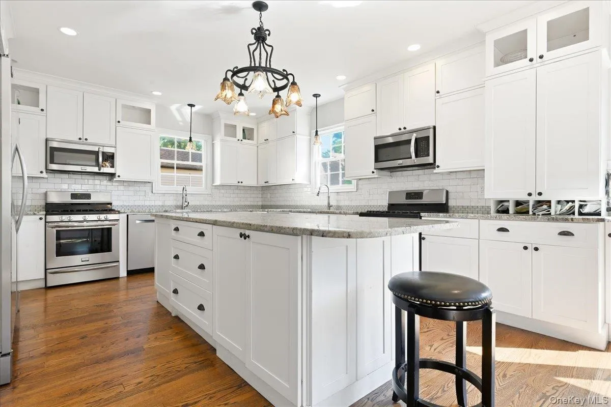 243 Spruce Street, Hempstead, NY, 4 Bedrooms Bedrooms, 8 Rooms Rooms,3 BathroomsBathrooms,Residential,For Rent,Spruce,0,1033796 243 Spruce Street, Hempstead, NY, 4 Bedrooms Bedrooms, 8 Rooms Rooms,3 BathroomsBathrooms,Residential,For Rent,Spruce,0,1033796