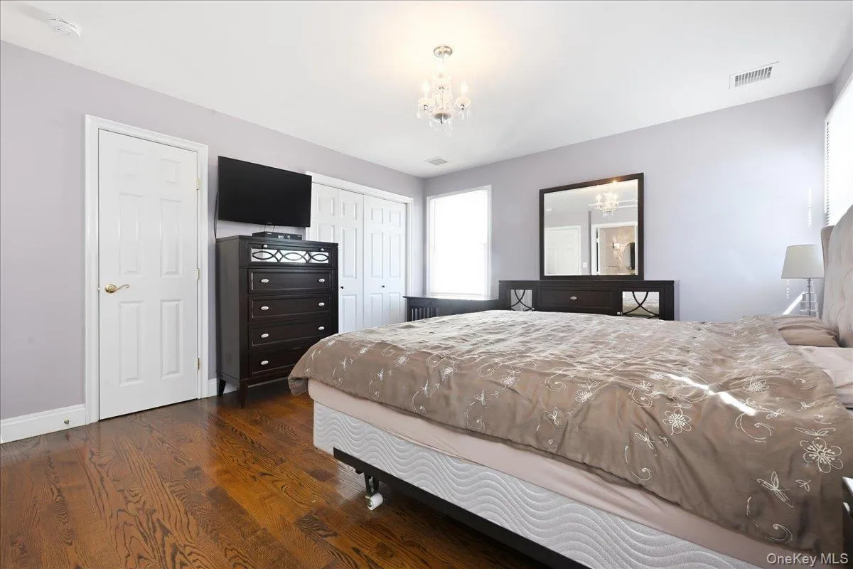 243 Spruce Street, Hempstead, NY, 4 Bedrooms Bedrooms, 8 Rooms Rooms,3 BathroomsBathrooms,Residential,For Rent,Spruce,0,1033796 243 Spruce Street, Hempstead, NY, 4 Bedrooms Bedrooms, 8 Rooms Rooms,3 BathroomsBathrooms,Residential,For Rent,Spruce,0,1033796