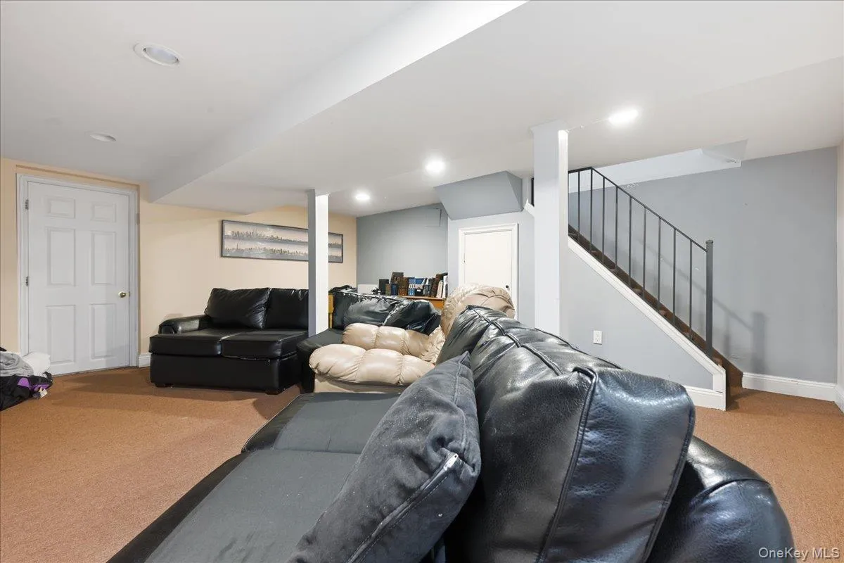 243 Spruce Street, Hempstead, NY, 4 Bedrooms Bedrooms, 8 Rooms Rooms,3 BathroomsBathrooms,Residential,For Rent,Spruce,0,1033796 243 Spruce Street, Hempstead, NY, 4 Bedrooms Bedrooms, 8 Rooms Rooms,3 BathroomsBathrooms,Residential,For Rent,Spruce,0,1033796