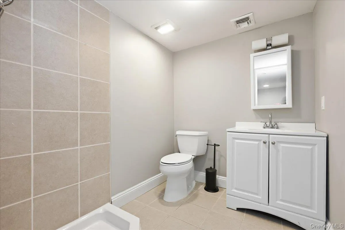 243 Spruce Street, Hempstead, NY, 4 Bedrooms Bedrooms, 8 Rooms Rooms,3 BathroomsBathrooms,Residential,For Rent,Spruce,0,1033796 243 Spruce Street, Hempstead, NY, 4 Bedrooms Bedrooms, 8 Rooms Rooms,3 BathroomsBathrooms,Residential,For Rent,Spruce,0,1033796
