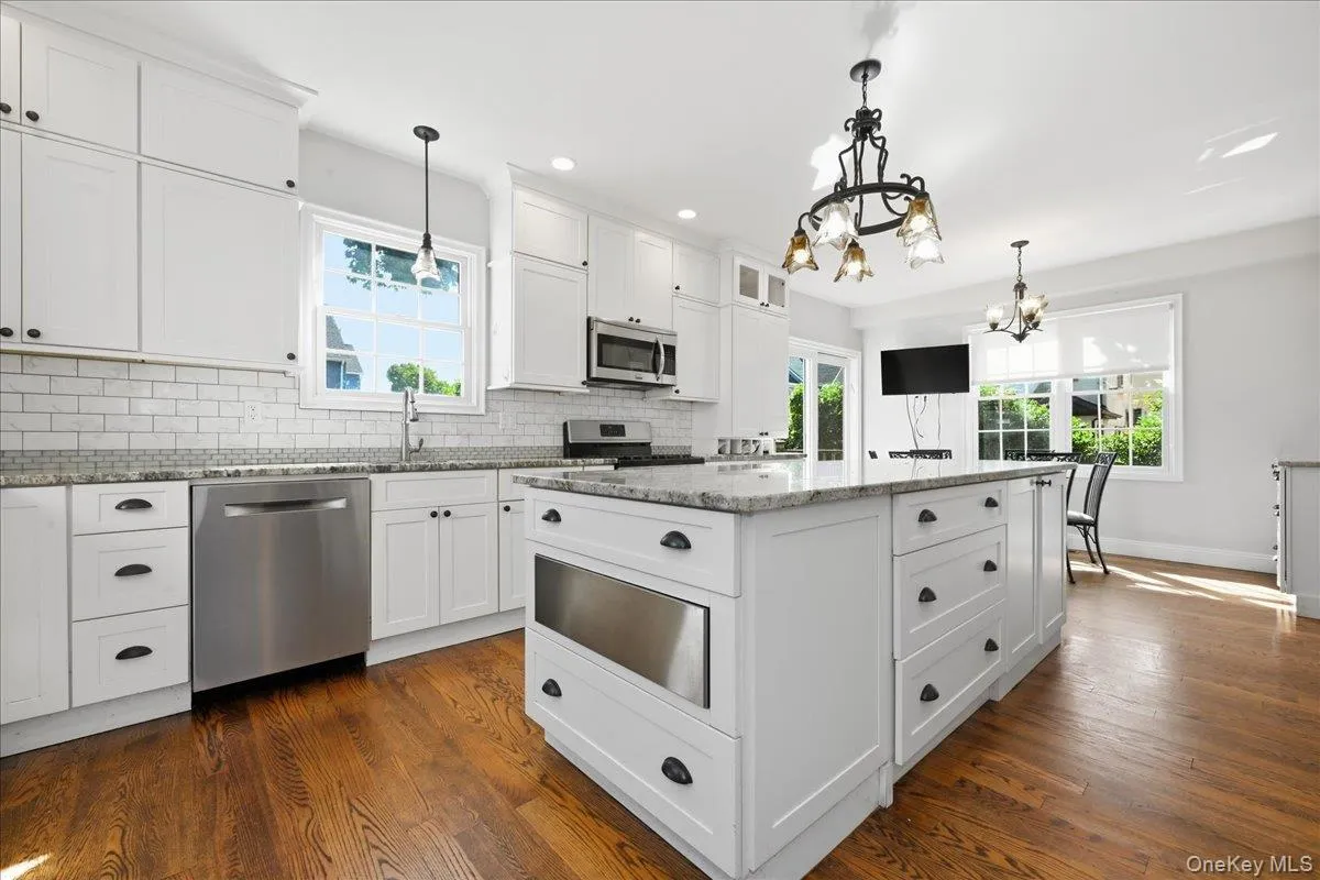 243 Spruce Street, Hempstead, NY, 4 Bedrooms Bedrooms, 8 Rooms Rooms,3 BathroomsBathrooms,Residential,For Rent,Spruce,0,1033796 243 Spruce Street, Hempstead, NY, 4 Bedrooms Bedrooms, 8 Rooms Rooms,3 BathroomsBathrooms,Residential,For Rent,Spruce,0,1033796