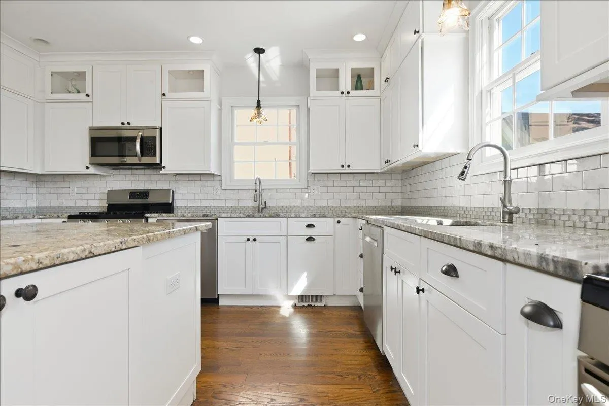243 Spruce Street, Hempstead, NY, 4 Bedrooms Bedrooms, 8 Rooms Rooms,3 BathroomsBathrooms,Residential,For Rent,Spruce,0,1033796 243 Spruce Street, Hempstead, NY, 4 Bedrooms Bedrooms, 8 Rooms Rooms,3 BathroomsBathrooms,Residential,For Rent,Spruce,0,1033796
