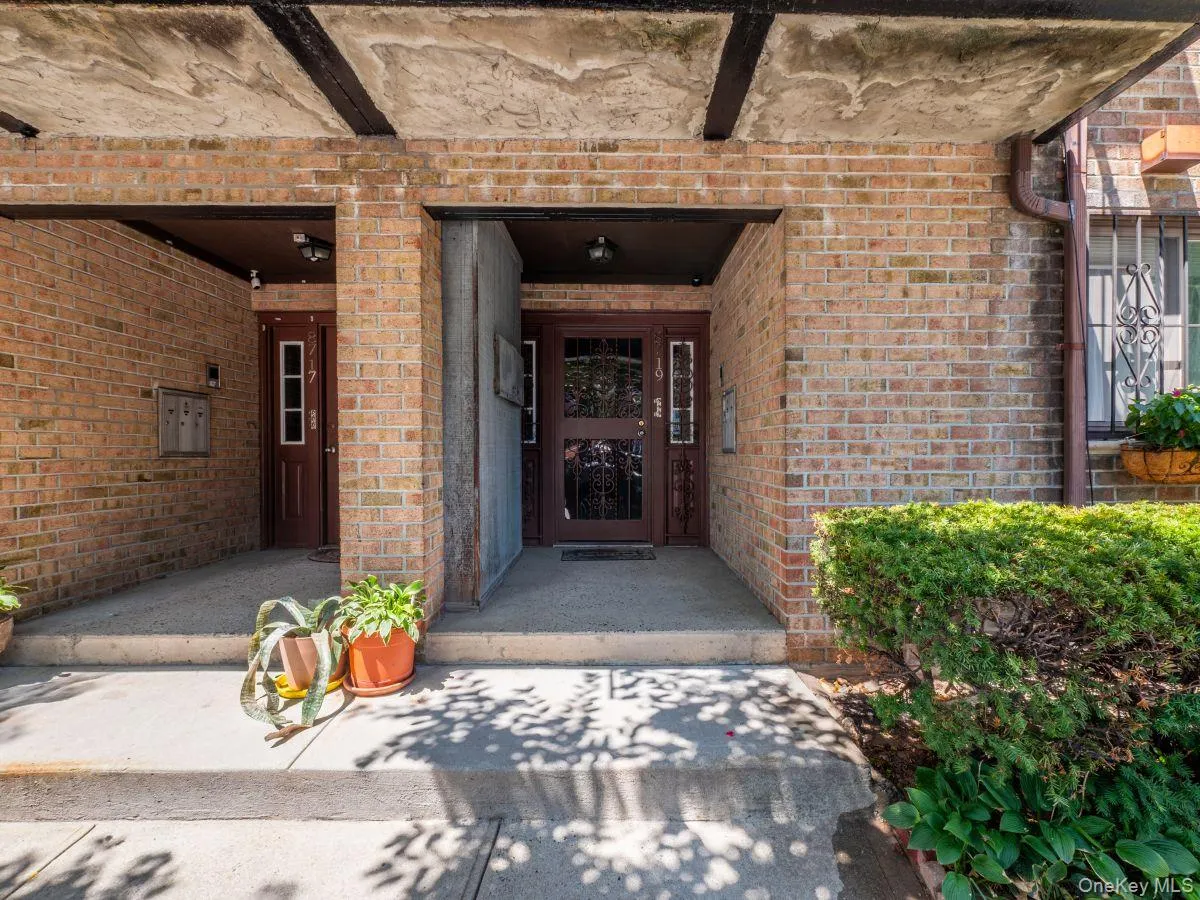 8719 57th Road, New York, NY, 3 Bedrooms Bedrooms, 5 Rooms Rooms,2 BathroomsBathrooms,Residential,For Rent,57th,0,1033798 8719 57th Road, New York, NY, 3 Bedrooms Bedrooms, 5 Rooms Rooms,2 BathroomsBathrooms,Residential,For Rent,57th,0,1033798