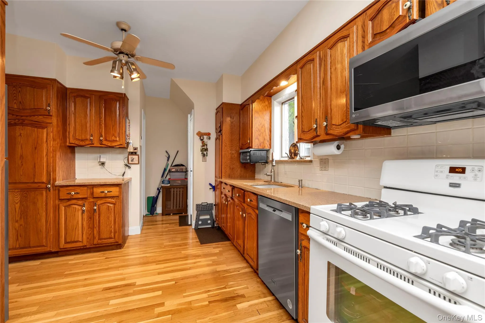 215-36 48th Avenue, New York, NY, 4 Bedrooms Bedrooms, 7 Rooms Rooms,2 BathroomsBathrooms,Residential,For Rent,48th,0,1033799 215-36 48th Avenue, New York, NY, 4 Bedrooms Bedrooms, 7 Rooms Rooms,2 BathroomsBathrooms,Residential,For Rent,48th,0,1033799
