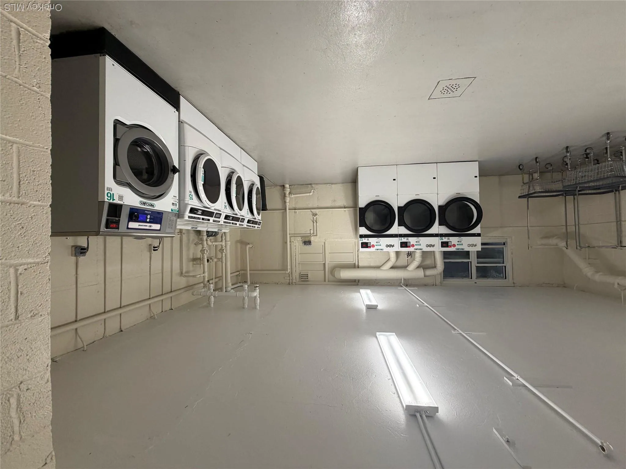 124 S Park Avenue, Hempstead, NY, 1 Bedroom Bedrooms, 4 Rooms Rooms,1 BathroomBathrooms,Residential Lease,For Rent,S Park,0,1033803 124 S Park Avenue, Hempstead, NY, 1 Bedroom Bedrooms, 4 Rooms Rooms,1 BathroomBathrooms,Residential Lease,For Rent,S Park,0,1033803