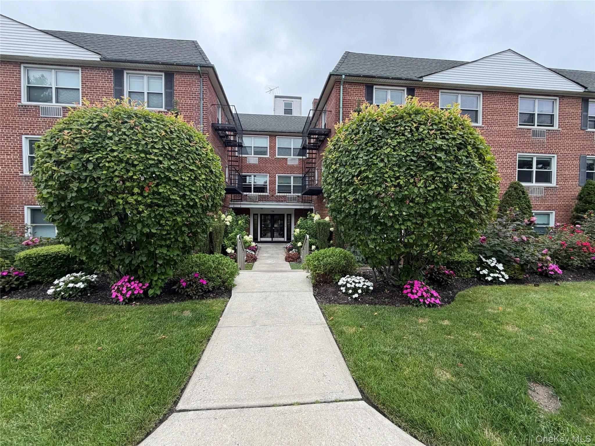 124 S Park Avenue, Hempstead, NY, 1 Bedroom Bedrooms, 4 Rooms Rooms,1 BathroomBathrooms,Residential Lease,For Rent,S Park,0,1033803 124 S Park Avenue, Hempstead, NY, 1 Bedroom Bedrooms, 4 Rooms Rooms,1 BathroomBathrooms,Residential Lease,For Rent,S Park,0,1033803