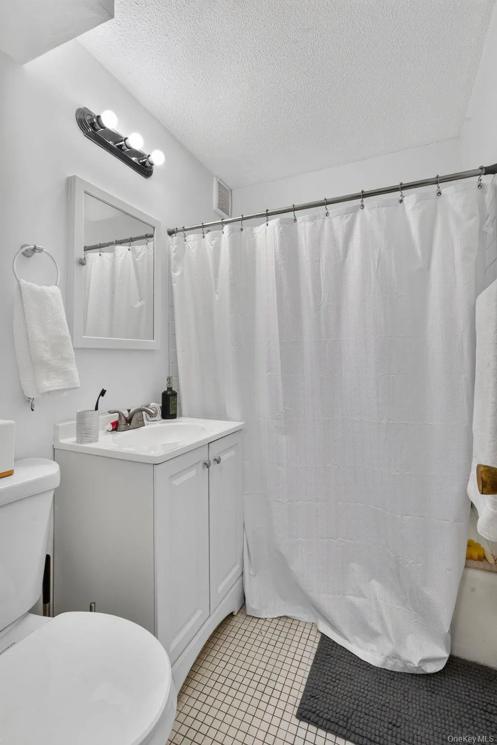 118-18 Union Turnpike, New York, NY, 3 Rooms Rooms,1 BathroomBathrooms,Residential Lease,For Rent,Union Turnpike,0,1033805 118-18 Union Turnpike, New York, NY, 3 Rooms Rooms,1 BathroomBathrooms,Residential Lease,For Rent,Union Turnpike,0,1033805