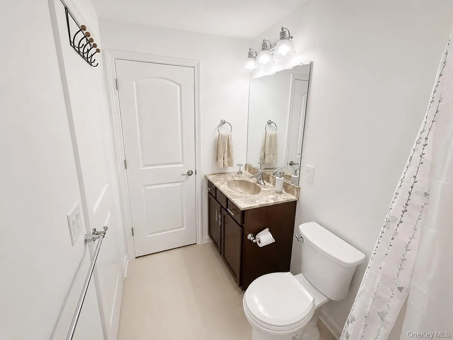 37 Lindentree Lane, Middletown, NY, 3 Bedrooms Bedrooms, 7 Rooms Rooms,2 BathroomsBathrooms,Residential,For Rent,Lindentree,0,1033808 37 Lindentree Lane, Middletown, NY, 3 Bedrooms Bedrooms, 7 Rooms Rooms,2 BathroomsBathrooms,Residential,For Rent,Lindentree,0,1033808