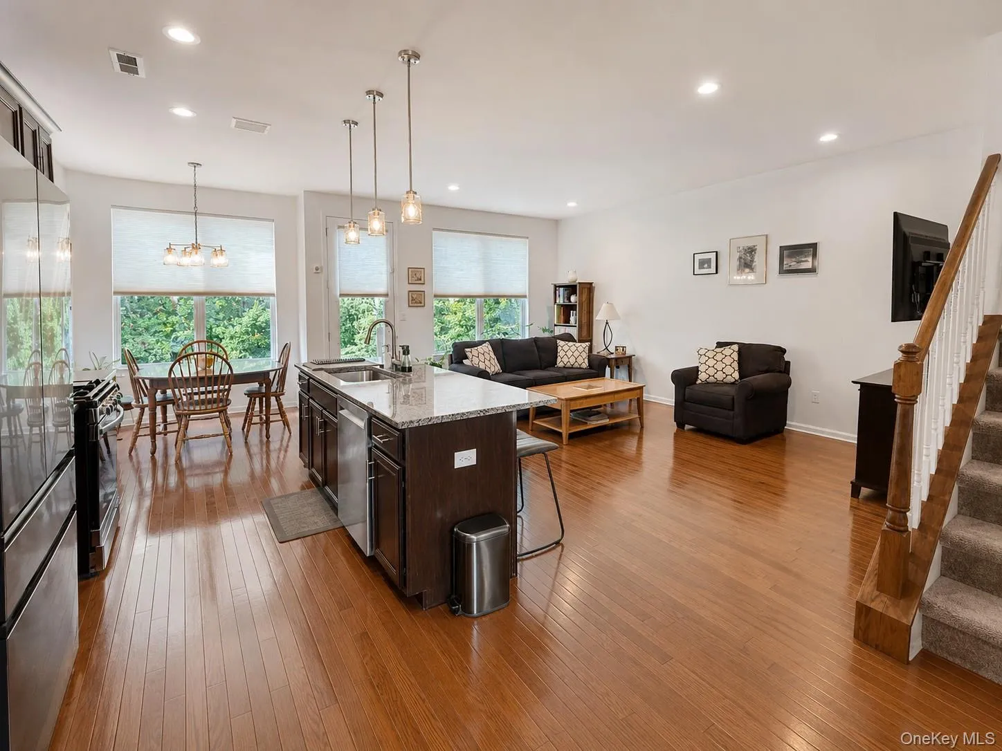 Open floor plan with livinging room, kitchen, breakfast nook and dining area Open floor plan with livinging room, kitchen, breakfast nook and dining area