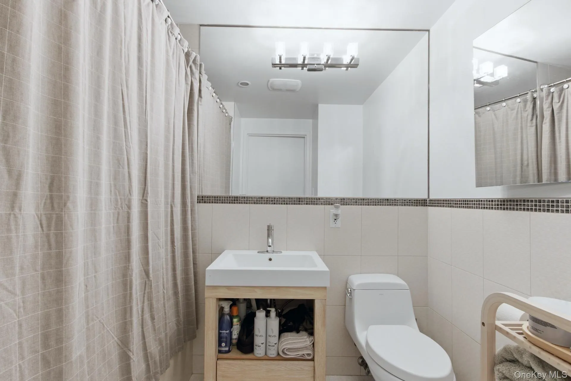 18 129th Street, New York, NY, 1 Bedroom Bedrooms, 3 Rooms Rooms,1 BathroomBathrooms,Residential,For Rent,129th,0,1033809 18 129th Street, New York, NY, 1 Bedroom Bedrooms, 3 Rooms Rooms,1 BathroomBathrooms,Residential,For Rent,129th,0,1033809