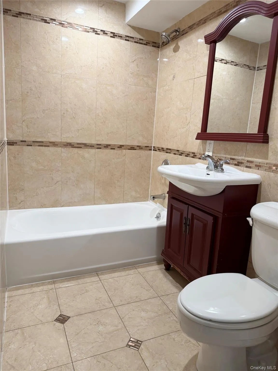 170-12 Highland Avenue, New York, NY, 2 Bedrooms Bedrooms, 4 Rooms Rooms,2 BathroomsBathrooms,Residential,For Rent,Highland,0,1033811 170-12 Highland Avenue, New York, NY, 2 Bedrooms Bedrooms, 4 Rooms Rooms,2 BathroomsBathrooms,Residential,For Rent,Highland,0,1033811