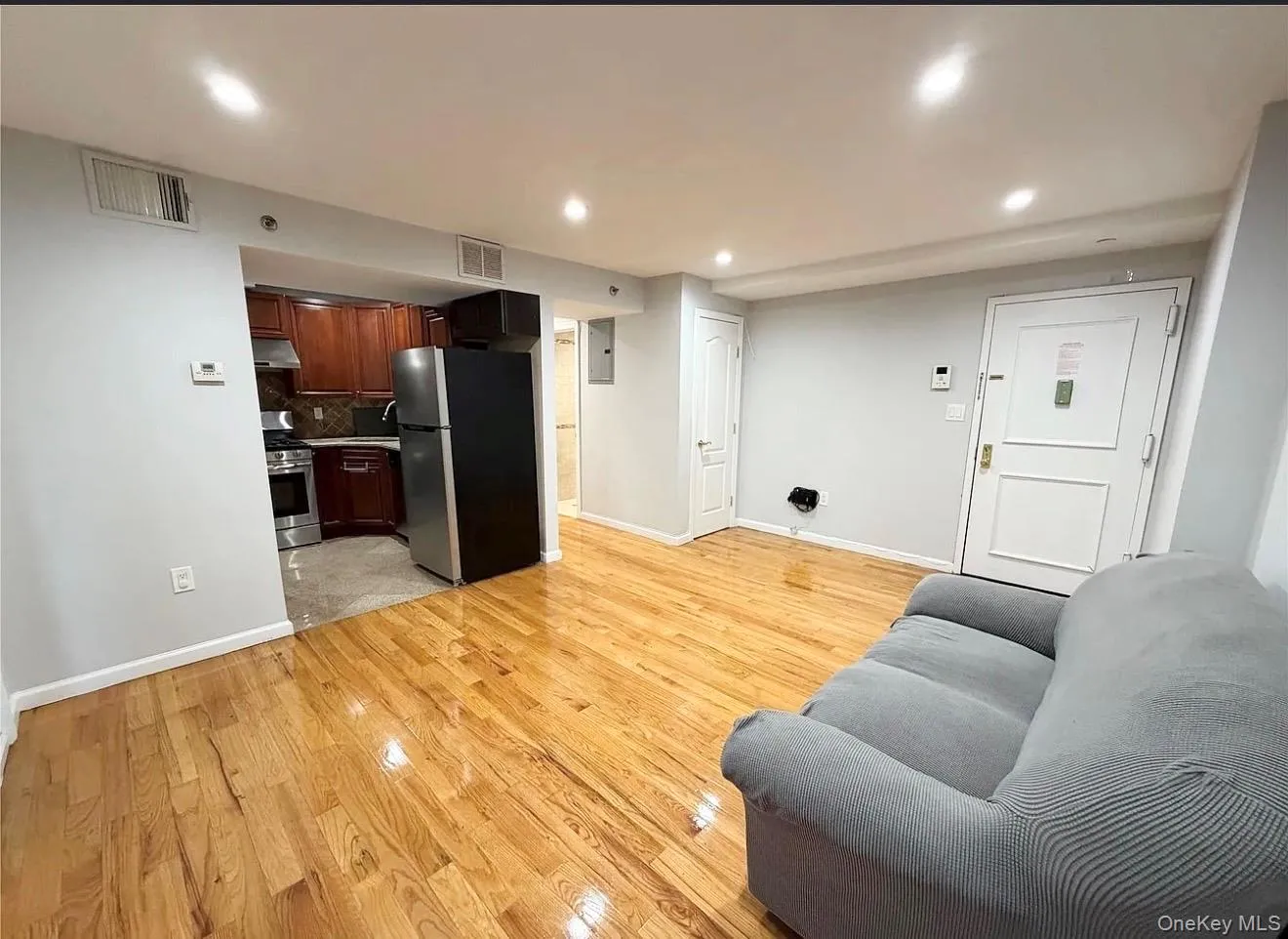 170-12 Highland Avenue, New York, NY, 2 Bedrooms Bedrooms, 4 Rooms Rooms,2 BathroomsBathrooms,Residential,For Rent,Highland,0,1033811 170-12 Highland Avenue, New York, NY, 2 Bedrooms Bedrooms, 4 Rooms Rooms,2 BathroomsBathrooms,Residential,For Rent,Highland,0,1033811