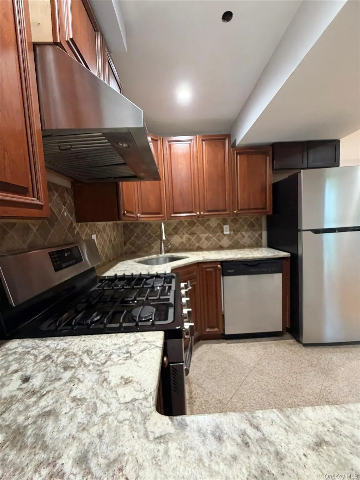 170-12 Highland Avenue, New York, NY, 2 Bedrooms Bedrooms, 4 Rooms Rooms,2 BathroomsBathrooms,Residential,For Rent,Highland,0,1033811 170-12 Highland Avenue, New York, NY, 2 Bedrooms Bedrooms, 4 Rooms Rooms,2 BathroomsBathrooms,Residential,For Rent,Highland,0,1033811