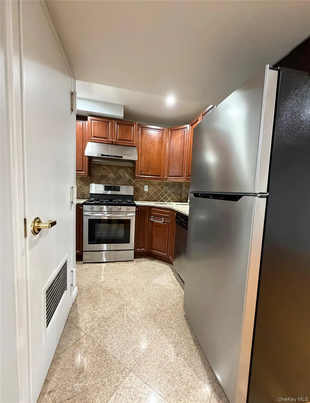 170-12 Highland Avenue, New York, NY, 2 Bedrooms Bedrooms, 4 Rooms Rooms,2 BathroomsBathrooms,Residential,For Rent,Highland,0,1033811 170-12 Highland Avenue, New York, NY, 2 Bedrooms Bedrooms, 4 Rooms Rooms,2 BathroomsBathrooms,Residential,For Rent,Highland,0,1033811