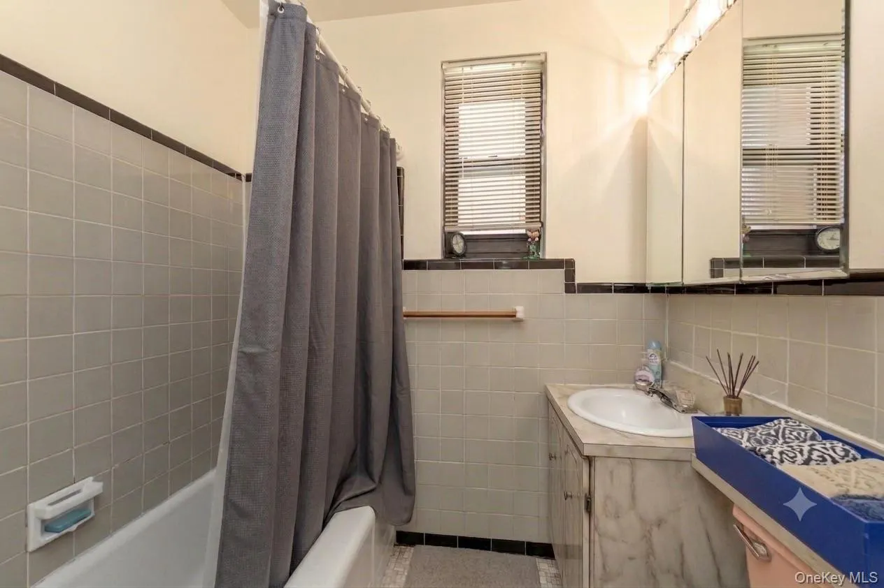 141-16 25th Road, New York, NY, 2 Bedrooms Bedrooms, 4 Rooms Rooms,1 BathroomBathrooms,Residential,For Rent,25th,0,1033812 141-16 25th Road, New York, NY, 2 Bedrooms Bedrooms, 4 Rooms Rooms,1 BathroomBathrooms,Residential,For Rent,25th,0,1033812