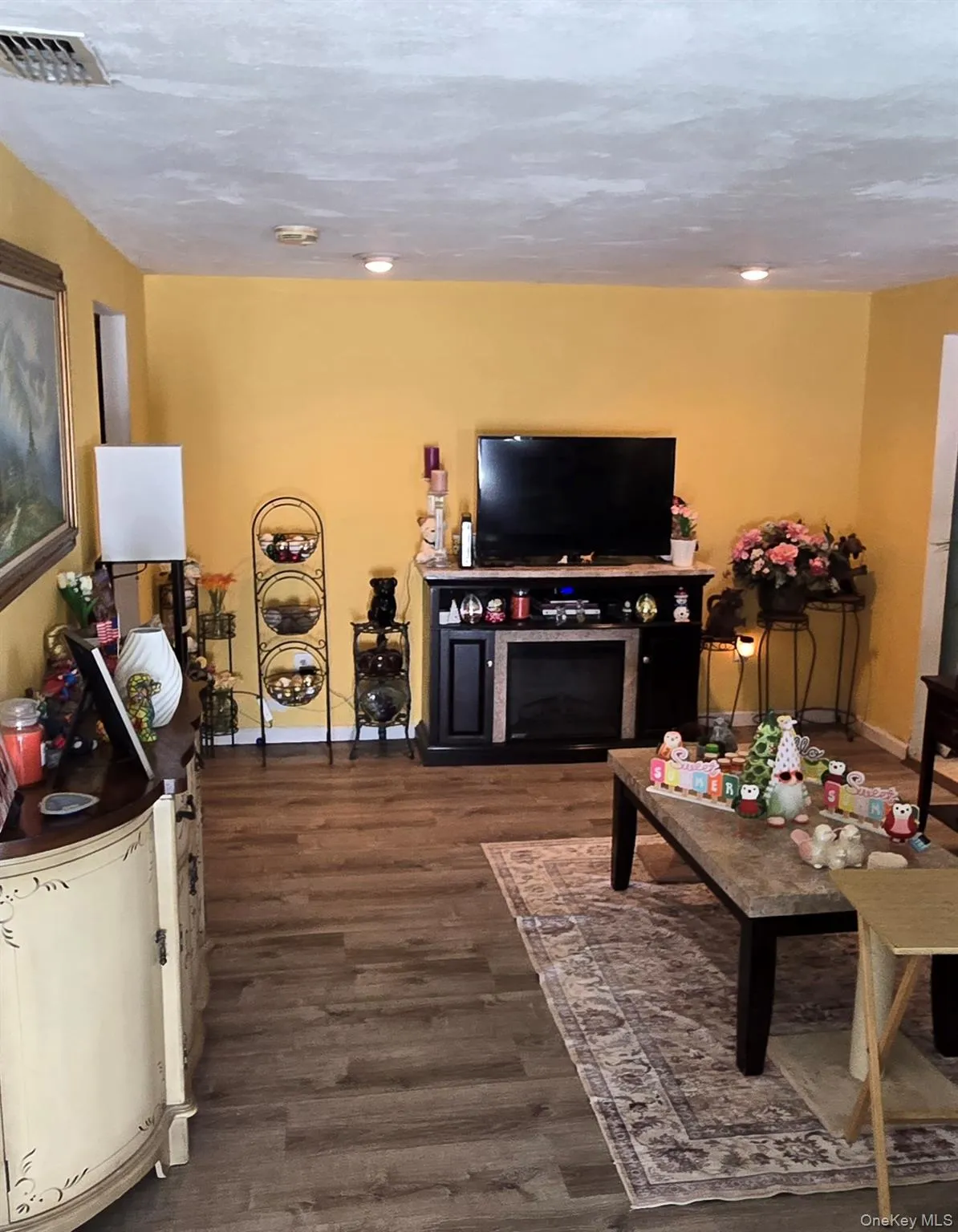 147 Birchwood Road, Brookhaven, NY, 1 Bedroom Bedrooms, 4 Rooms Rooms,1 BathroomBathrooms,Residential,For Rent,Birchwood,0,1033814 147 Birchwood Road, Brookhaven, NY, 1 Bedroom Bedrooms, 4 Rooms Rooms,1 BathroomBathrooms,Residential,For Rent,Birchwood,0,1033814