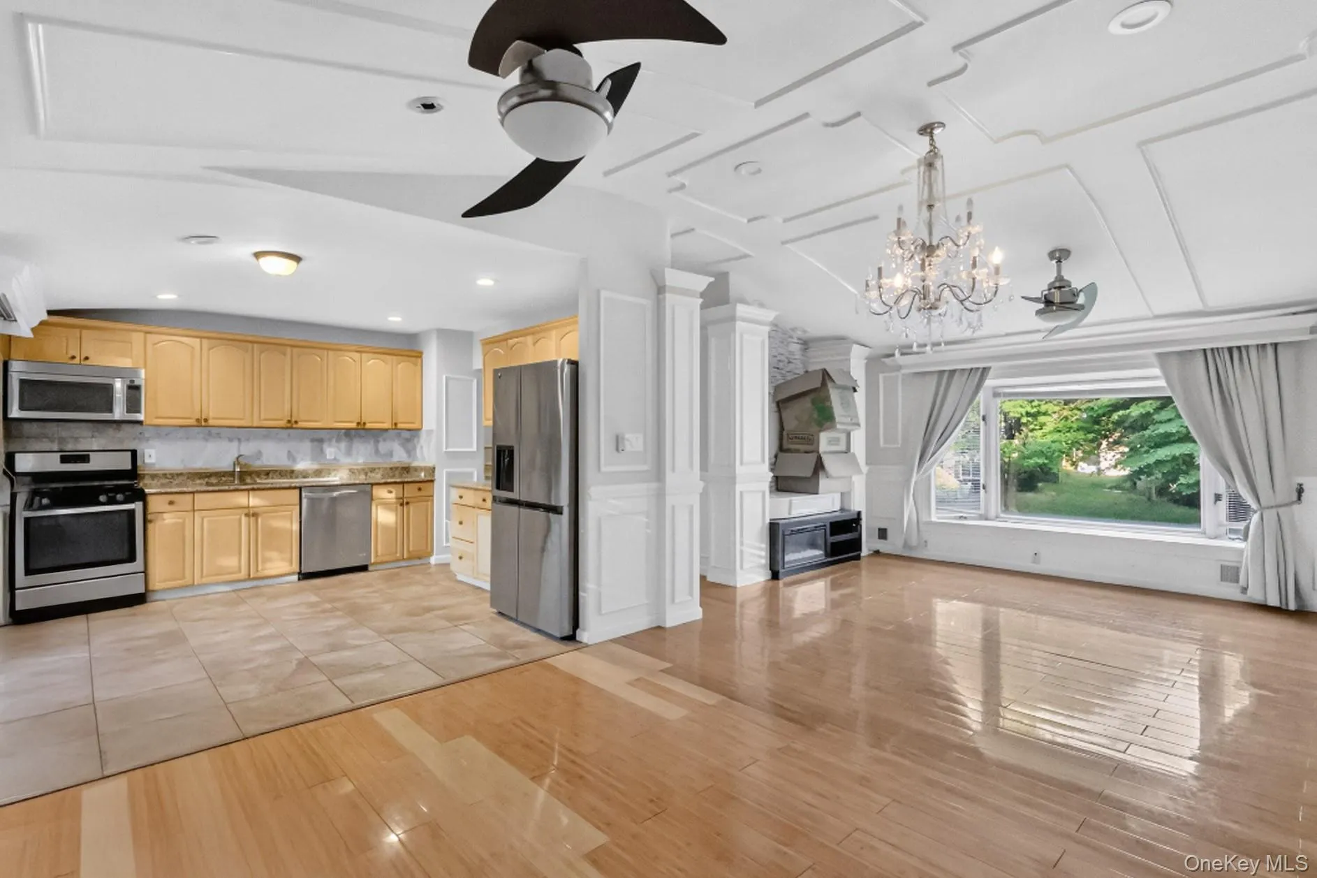 14 Branch Lane, Brookhaven, NY, 6 Bedrooms Bedrooms, 11 Rooms Rooms,4 BathroomsBathrooms,Residential,For Rent,Branch,0,1033815 14 Branch Lane, Brookhaven, NY, 6 Bedrooms Bedrooms, 11 Rooms Rooms,4 BathroomsBathrooms,Residential,For Rent,Branch,0,1033815