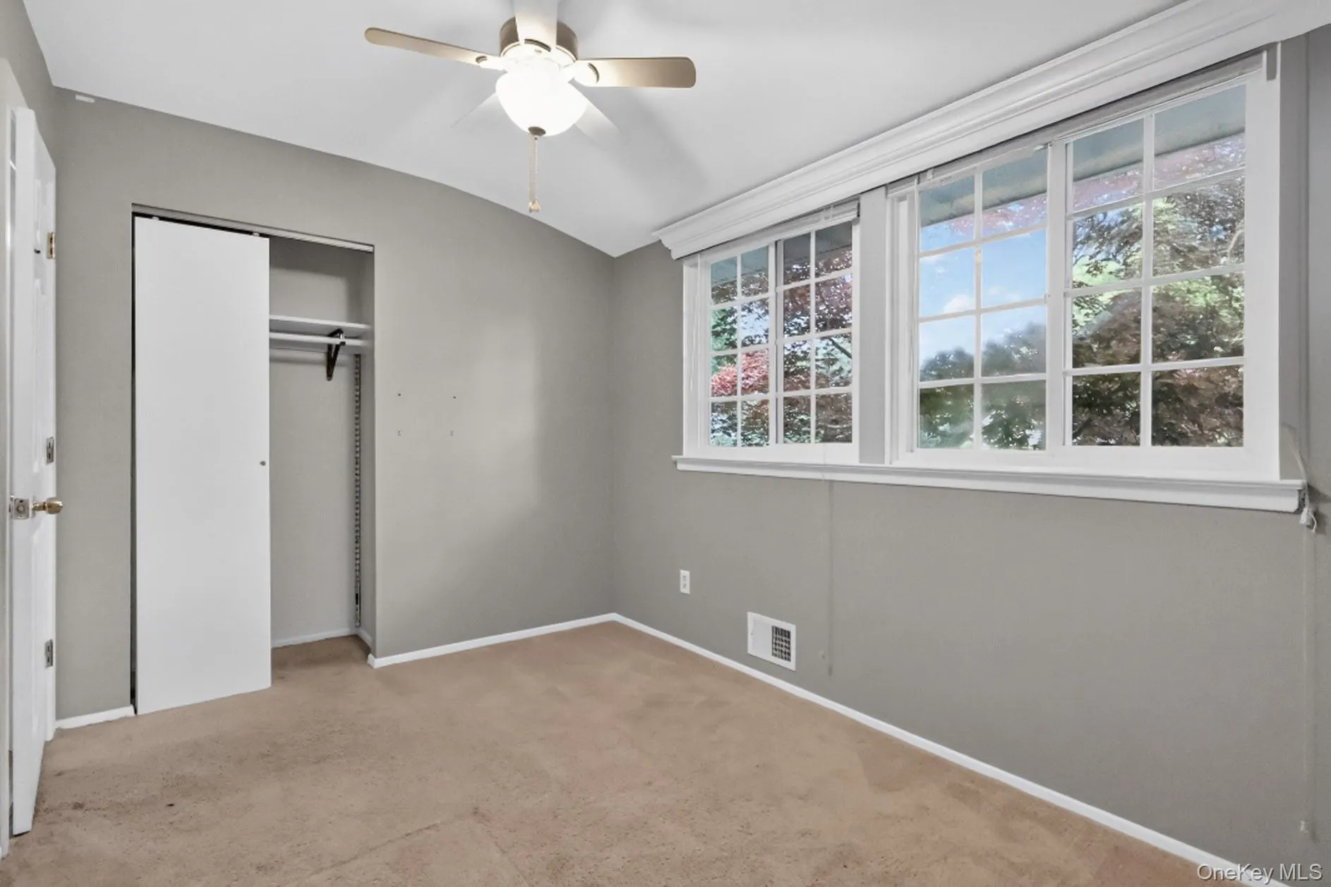 14 Branch Lane, Brookhaven, NY, 6 Bedrooms Bedrooms, 11 Rooms Rooms,4 BathroomsBathrooms,Residential,For Rent,Branch,0,1033815 14 Branch Lane, Brookhaven, NY, 6 Bedrooms Bedrooms, 11 Rooms Rooms,4 BathroomsBathrooms,Residential,For Rent,Branch,0,1033815
