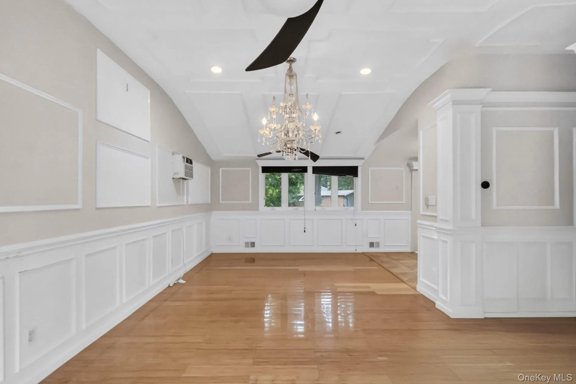 14 Branch Lane, Brookhaven, NY, 6 Bedrooms Bedrooms, 11 Rooms Rooms,4 BathroomsBathrooms,Residential,For Rent,Branch,0,1033815 14 Branch Lane, Brookhaven, NY, 6 Bedrooms Bedrooms, 11 Rooms Rooms,4 BathroomsBathrooms,Residential,For Rent,Branch,0,1033815