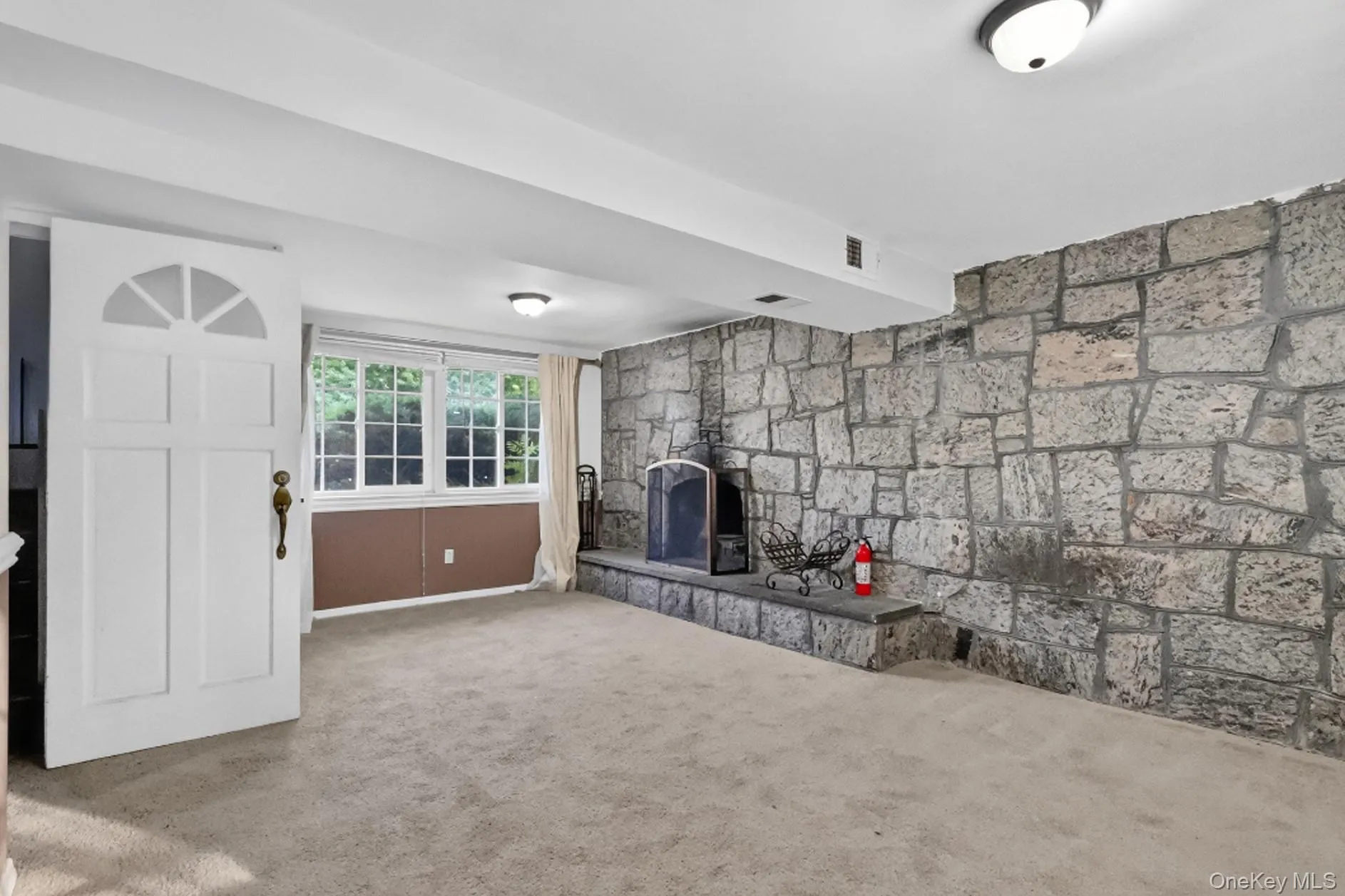 14 Branch Lane, Brookhaven, NY, 6 Bedrooms Bedrooms, 11 Rooms Rooms,4 BathroomsBathrooms,Residential,For Rent,Branch,0,1033815 14 Branch Lane, Brookhaven, NY, 6 Bedrooms Bedrooms, 11 Rooms Rooms,4 BathroomsBathrooms,Residential,For Rent,Branch,0,1033815