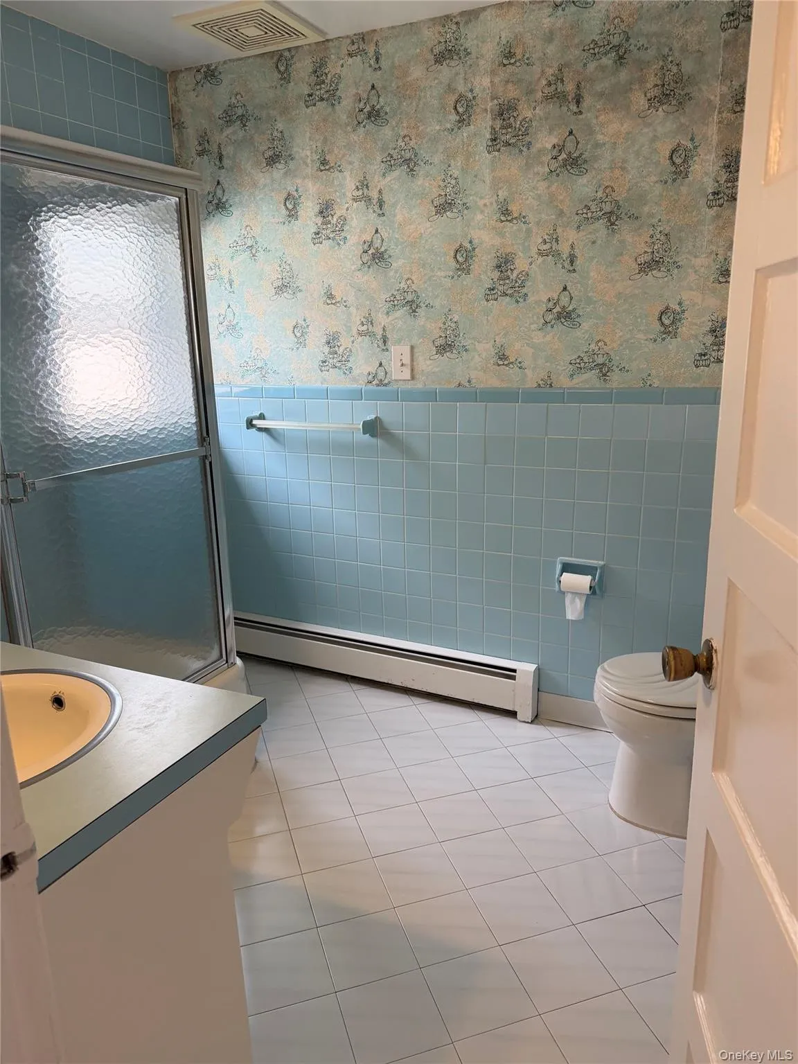 212 Orchard Street, Hempstead, NY, 2 Bedrooms Bedrooms, 5 Rooms Rooms,1 BathroomBathrooms,Residential Lease,For Rent,Orchard,0,1033816 212 Orchard Street, Hempstead, NY, 2 Bedrooms Bedrooms, 5 Rooms Rooms,1 BathroomBathrooms,Residential Lease,For Rent,Orchard,0,1033816