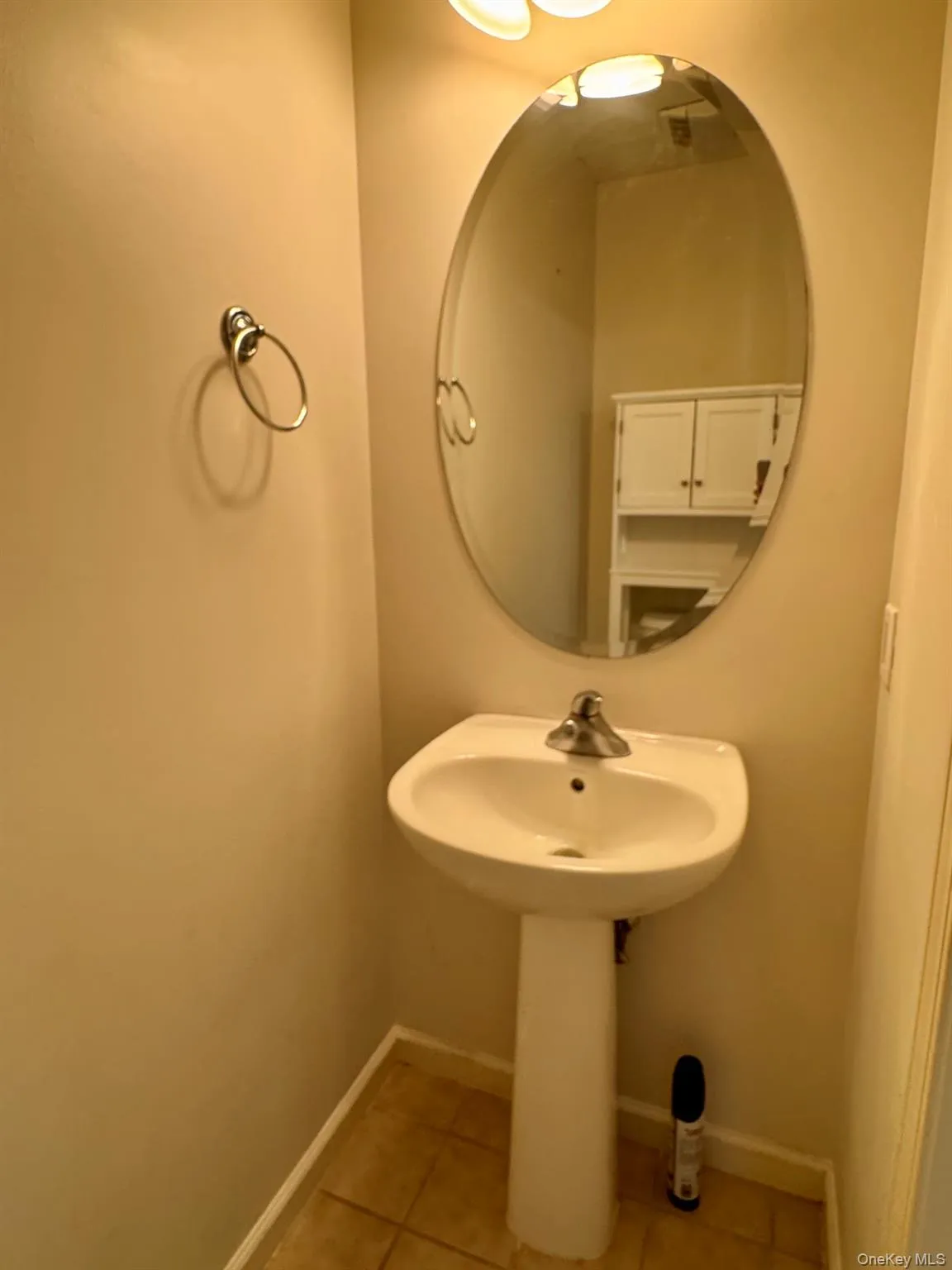 Half bath on main level Half bath on main level