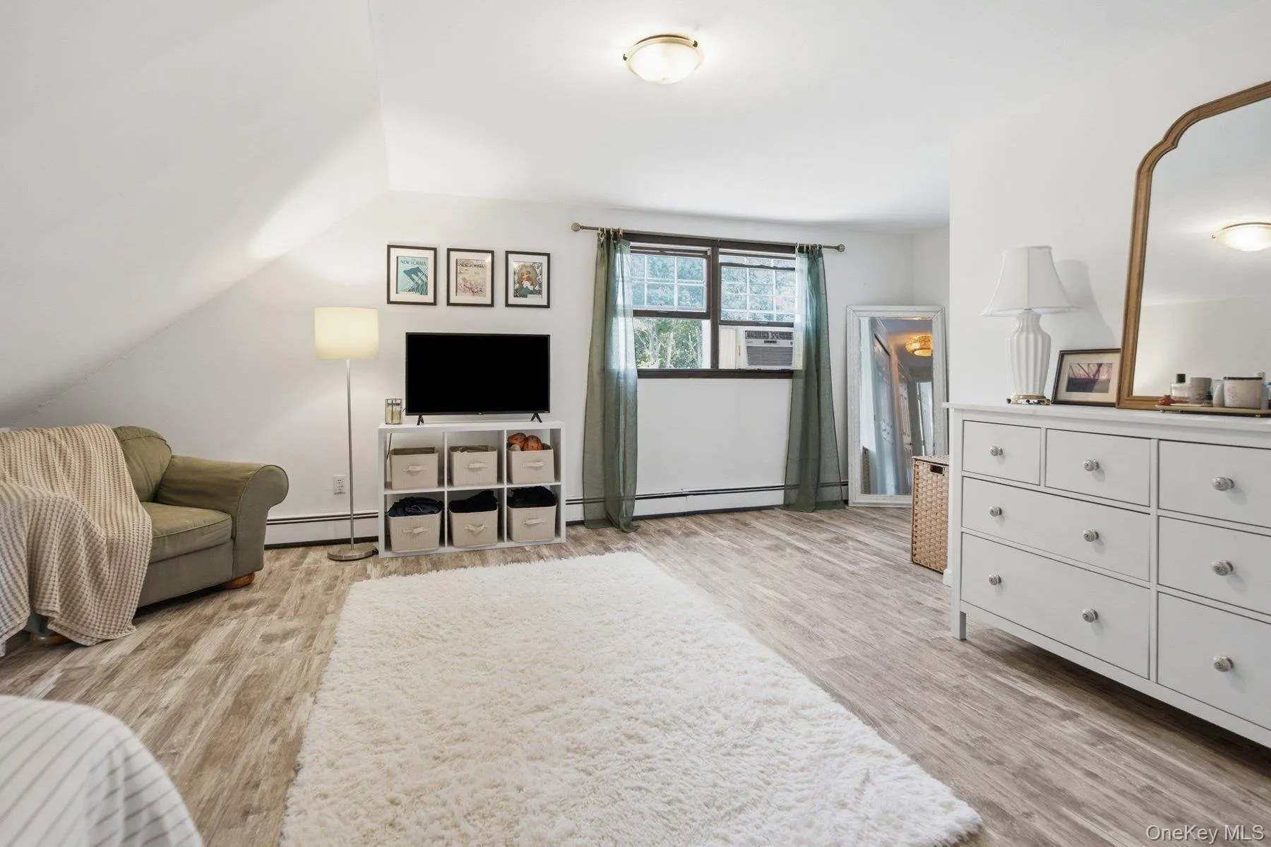 45 Norwood Road, Southampton, NY, 3 Bedrooms Bedrooms, 8 Rooms Rooms,3 BathroomsBathrooms,Residential,For Rent,Norwood,0,1033822 45 Norwood Road, Southampton, NY, 3 Bedrooms Bedrooms, 8 Rooms Rooms,3 BathroomsBathrooms,Residential,For Rent,Norwood,0,1033822