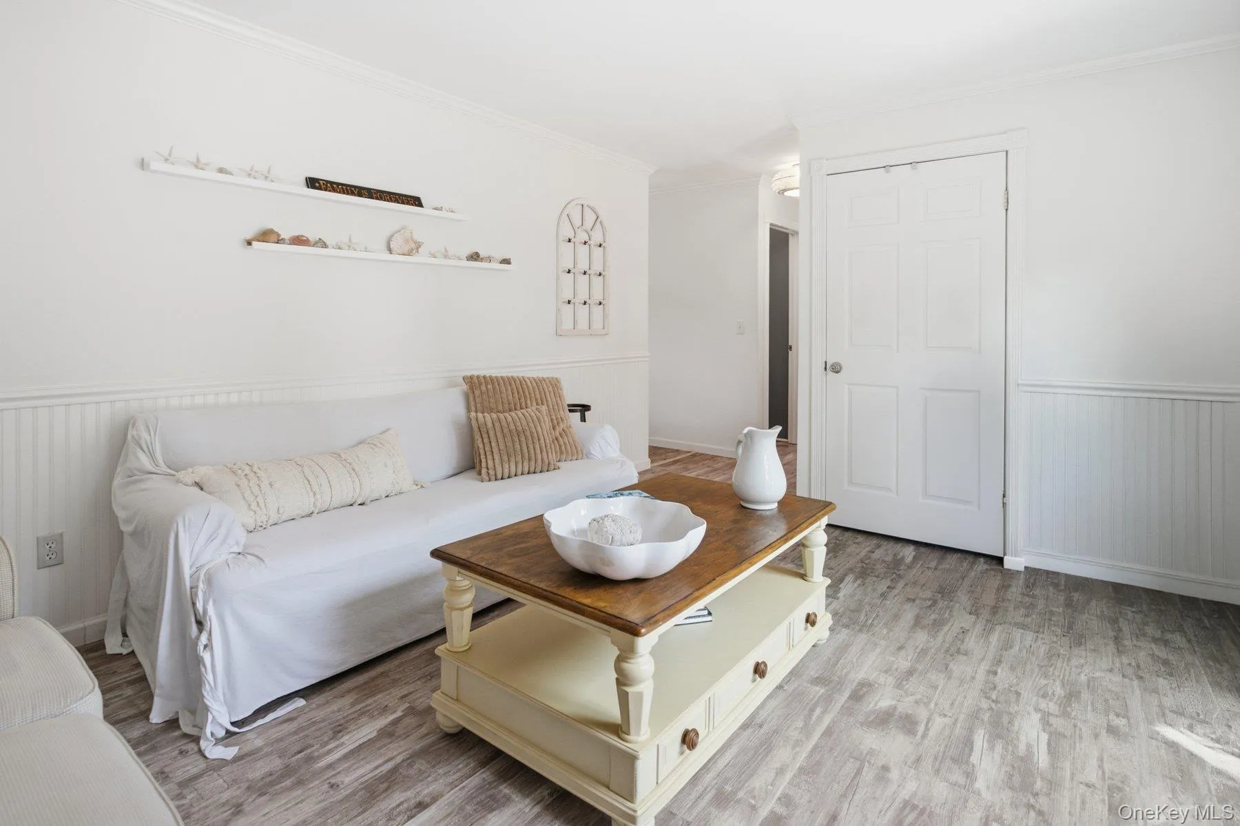 45 Norwood Road, Southampton, NY, 3 Bedrooms Bedrooms, 8 Rooms Rooms,3 BathroomsBathrooms,Residential,For Rent,Norwood,0,1033822 45 Norwood Road, Southampton, NY, 3 Bedrooms Bedrooms, 8 Rooms Rooms,3 BathroomsBathrooms,Residential,For Rent,Norwood,0,1033822