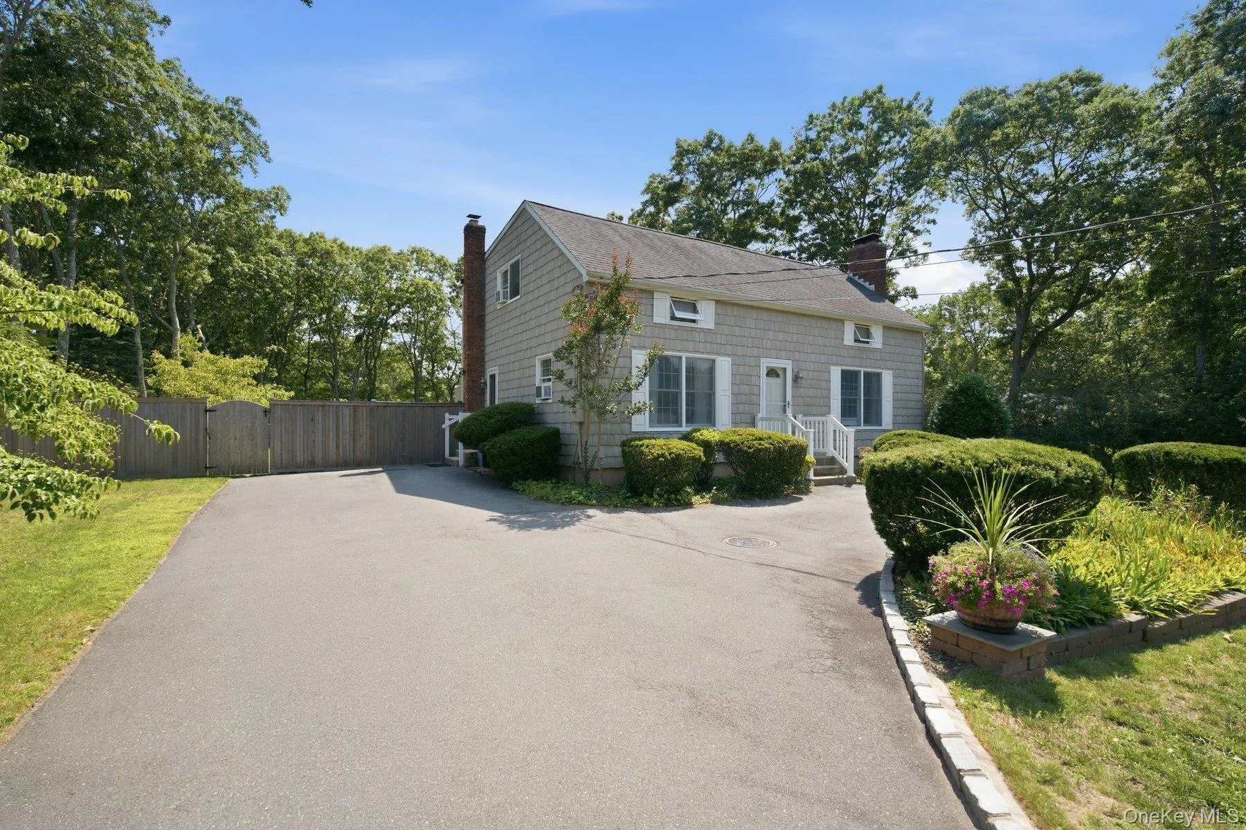 45 Norwood Road, Southampton, NY, 3 Bedrooms Bedrooms, 8 Rooms Rooms,3 BathroomsBathrooms,Residential,For Rent,Norwood,0,1033822 45 Norwood Road, Southampton, NY, 3 Bedrooms Bedrooms, 8 Rooms Rooms,3 BathroomsBathrooms,Residential,For Rent,Norwood,0,1033822