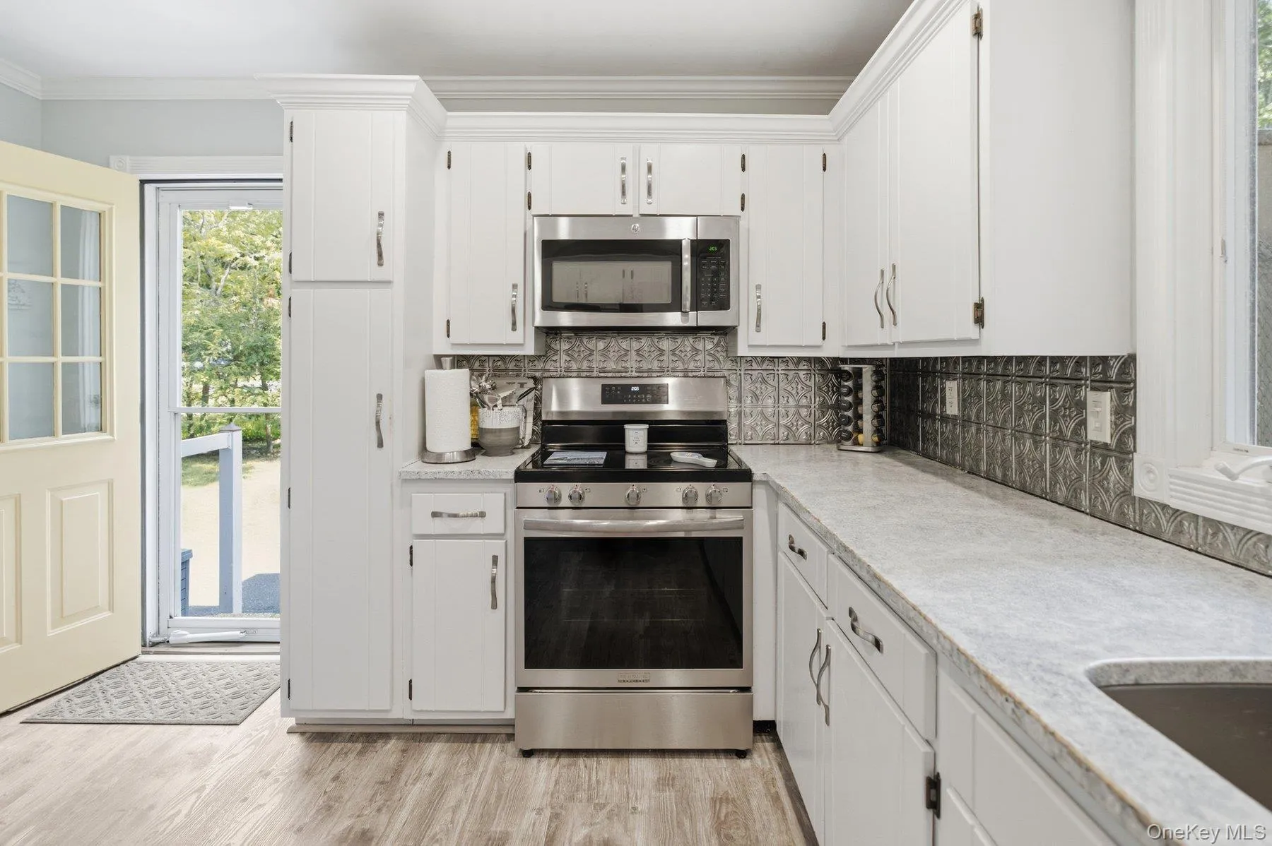 45 Norwood Road, Southampton, NY, 3 Bedrooms Bedrooms, 8 Rooms Rooms,3 BathroomsBathrooms,Residential,For Rent,Norwood,0,1033822 45 Norwood Road, Southampton, NY, 3 Bedrooms Bedrooms, 8 Rooms Rooms,3 BathroomsBathrooms,Residential,For Rent,Norwood,0,1033822