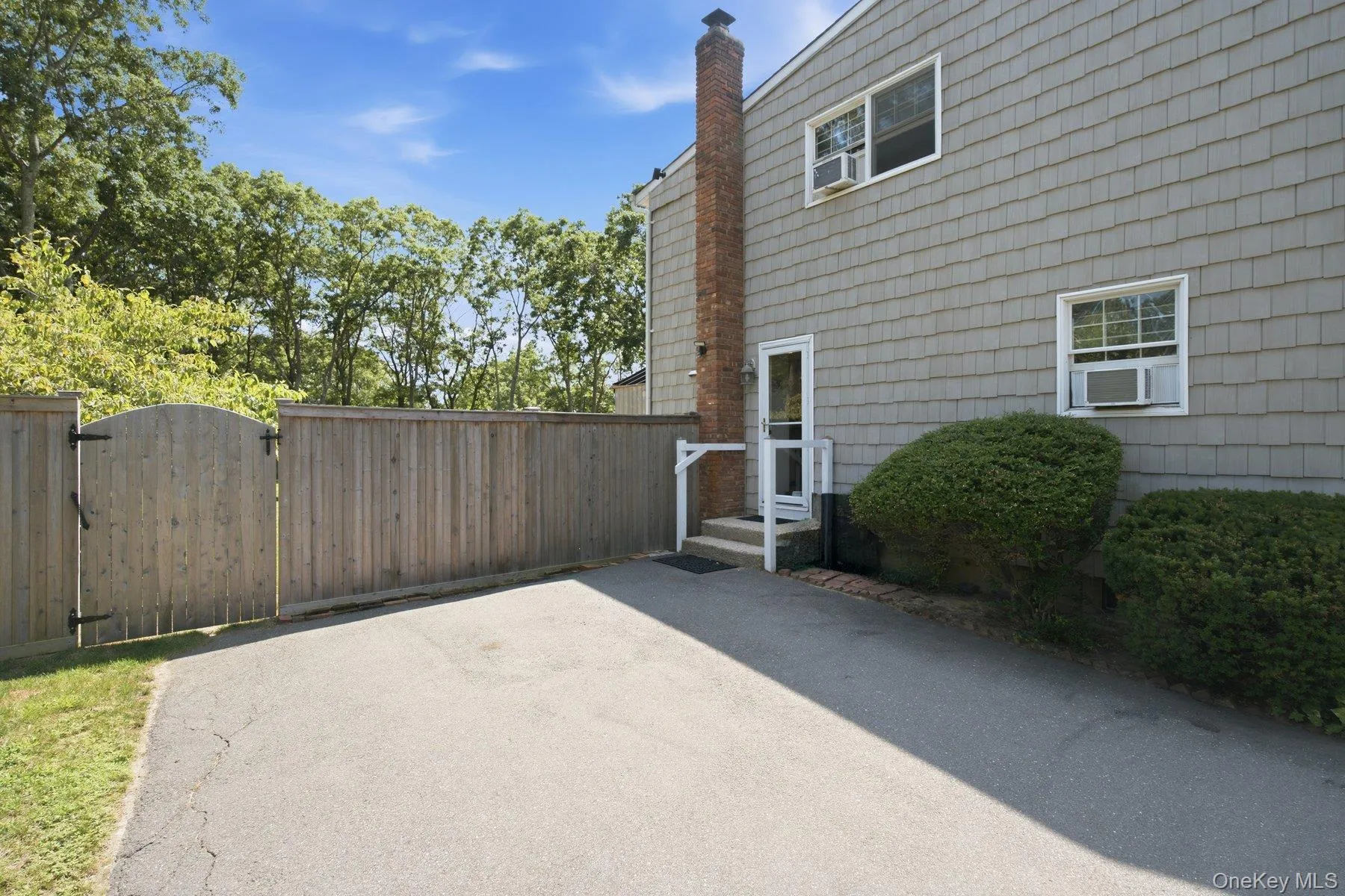 45 Norwood Road, Southampton, NY, 3 Bedrooms Bedrooms, 8 Rooms Rooms,3 BathroomsBathrooms,Residential,For Rent,Norwood,0,1033822 45 Norwood Road, Southampton, NY, 3 Bedrooms Bedrooms, 8 Rooms Rooms,3 BathroomsBathrooms,Residential,For Rent,Norwood,0,1033822