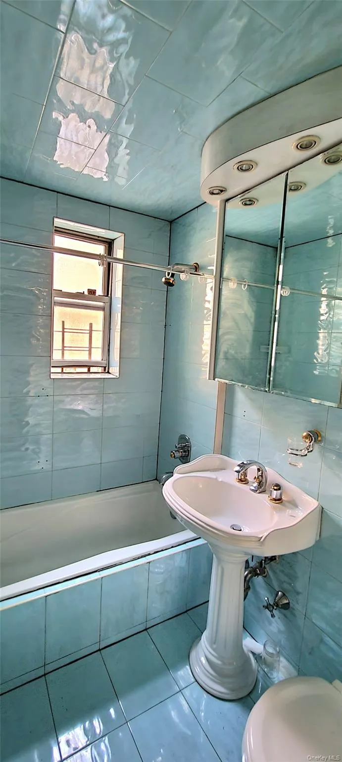 65-35 Yellowstone Boulevard, New York, NY, 1 Bedroom Bedrooms, 3 Rooms Rooms,1 BathroomBathrooms,Residential Lease,For Rent,Yellowstone,0,1033825 65-35 Yellowstone Boulevard, New York, NY, 1 Bedroom Bedrooms, 3 Rooms Rooms,1 BathroomBathrooms,Residential Lease,For Rent,Yellowstone,0,1033825