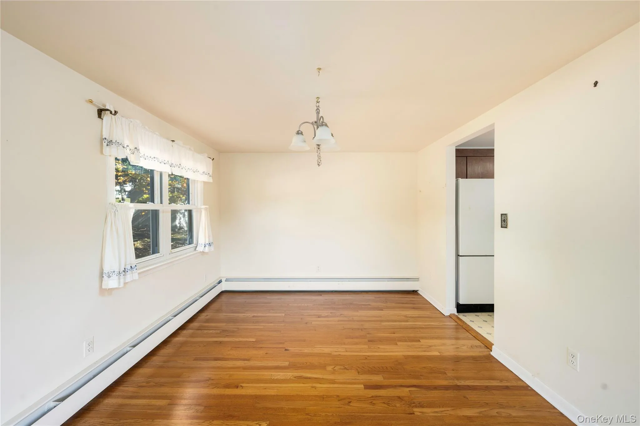 172 Ridge Road, Woodbury, NY, 3 Bedrooms Bedrooms, 7 Rooms Rooms,2 BathroomsBathrooms,Residential,For Rent,Ridge,0,1033827 172 Ridge Road, Woodbury, NY, 3 Bedrooms Bedrooms, 7 Rooms Rooms,2 BathroomsBathrooms,Residential,For Rent,Ridge,0,1033827