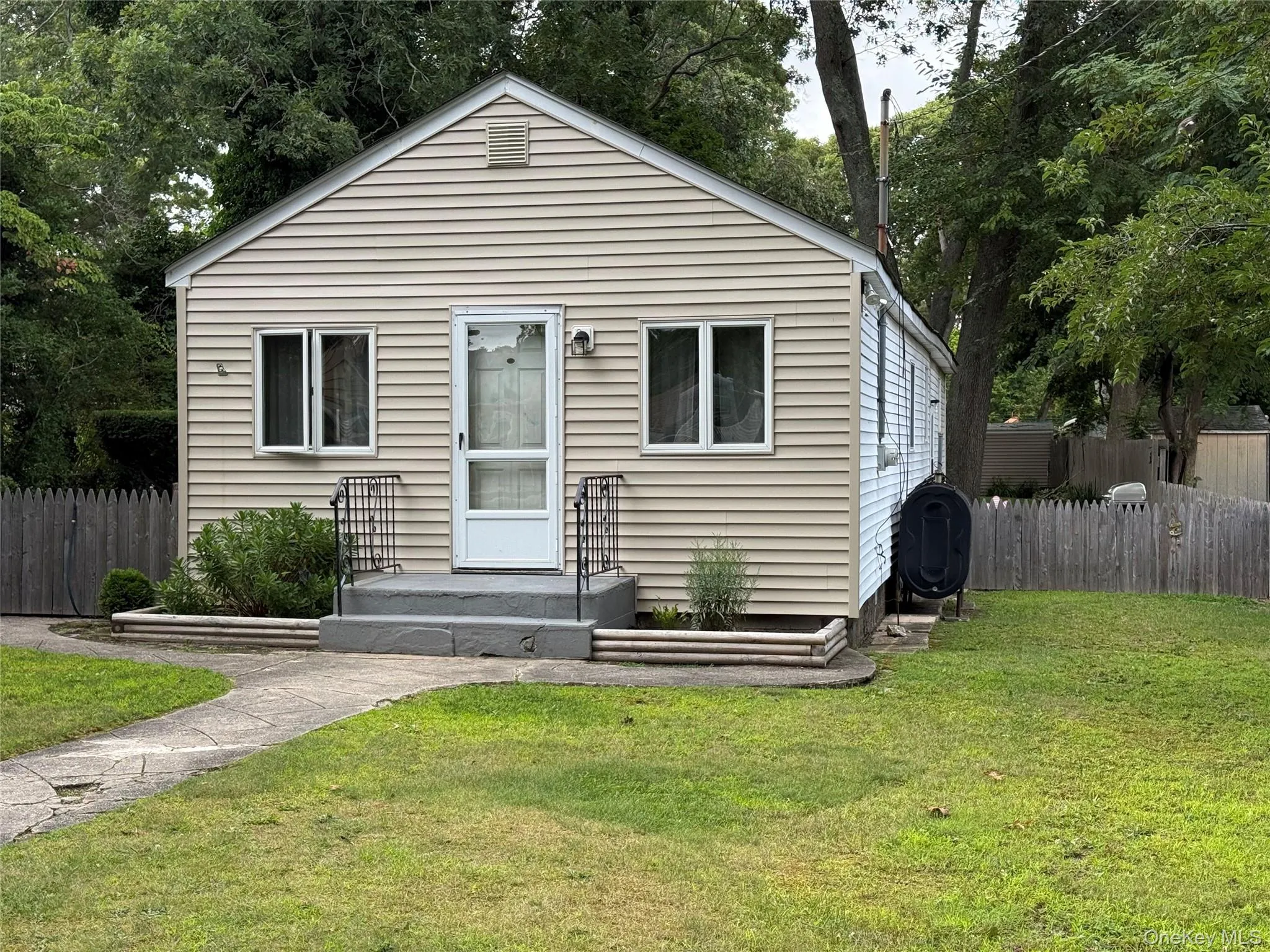 29 Maplewood Avenue, Brookhaven, NY, 2 Bedrooms Bedrooms, 4 Rooms Rooms,1 BathroomBathrooms,Residential,For Rent,Maplewood,0,1033830 29 Maplewood Avenue, Brookhaven, NY, 2 Bedrooms Bedrooms, 4 Rooms Rooms,1 BathroomBathrooms,Residential,For Rent,Maplewood,0,1033830