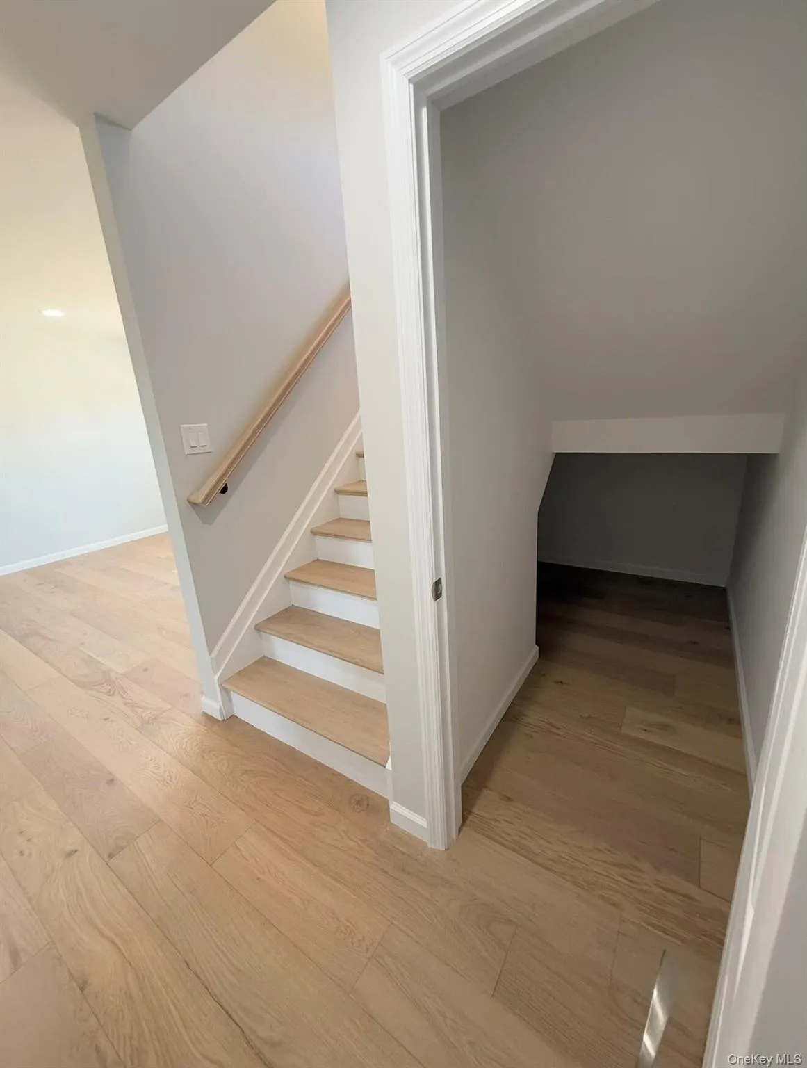 5 Amani Drive, Gardiner, NY, 3 Bedrooms Bedrooms, 8 Rooms Rooms,3 BathroomsBathrooms,Residential,For Rent,Amani,0,1033834 5 Amani Drive, Gardiner, NY, 3 Bedrooms Bedrooms, 8 Rooms Rooms,3 BathroomsBathrooms,Residential,For Rent,Amani,0,1033834