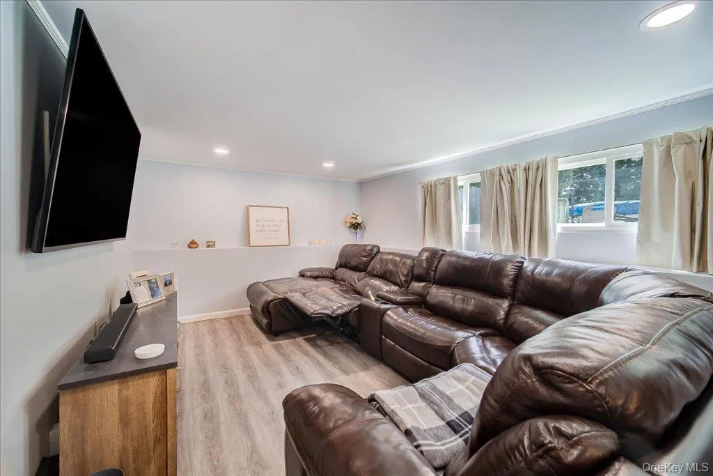 26 Delaware Road, Newburgh (town), NY, 3 Bedrooms Bedrooms, 7 Rooms Rooms,2 BathroomsBathrooms,Residential,For Rent,Delaware,0,1033837 26 Delaware Road, Newburgh (town), NY, 3 Bedrooms Bedrooms, 7 Rooms Rooms,2 BathroomsBathrooms,Residential,For Rent,Delaware,0,1033837