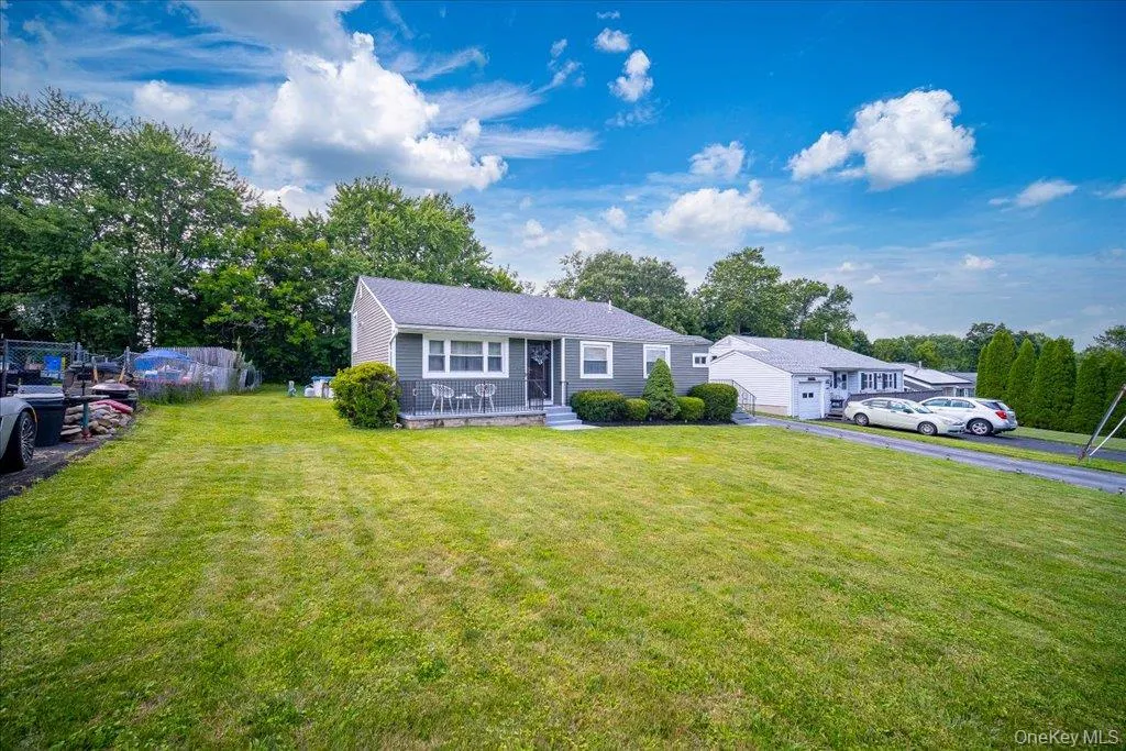 26 Delaware Road, Newburgh (town), NY, 3 Bedrooms Bedrooms, 7 Rooms Rooms,2 BathroomsBathrooms,Residential,For Rent,Delaware,0,1033837 26 Delaware Road, Newburgh (town), NY, 3 Bedrooms Bedrooms, 7 Rooms Rooms,2 BathroomsBathrooms,Residential,For Rent,Delaware,0,1033837
