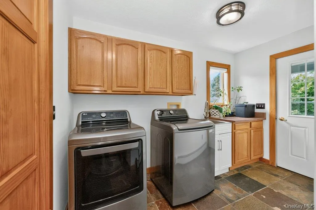 2640 State Route 203, Kinderhook, NY, 3 Bedrooms Bedrooms, 8 Rooms Rooms,2 BathroomsBathrooms,Residential,For Rent,State Route 203,0,1033838 2640 State Route 203, Kinderhook, NY, 3 Bedrooms Bedrooms, 8 Rooms Rooms,2 BathroomsBathrooms,Residential,For Rent,State Route 203,0,1033838