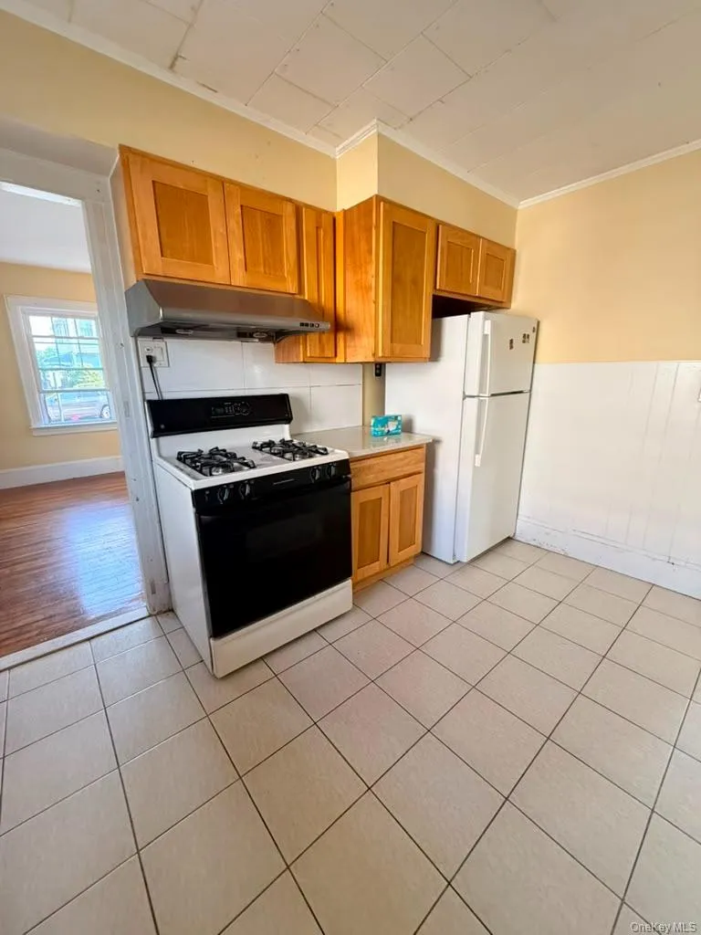 8 Herman Avenue, Oyster Bay, NY, 7 Bedrooms Bedrooms, 12 Rooms Rooms,3 BathroomsBathrooms,Residential Lease,For Rent,Herman,0,1033843 8 Herman Avenue, Oyster Bay, NY, 7 Bedrooms Bedrooms, 12 Rooms Rooms,3 BathroomsBathrooms,Residential Lease,For Rent,Herman,0,1033843