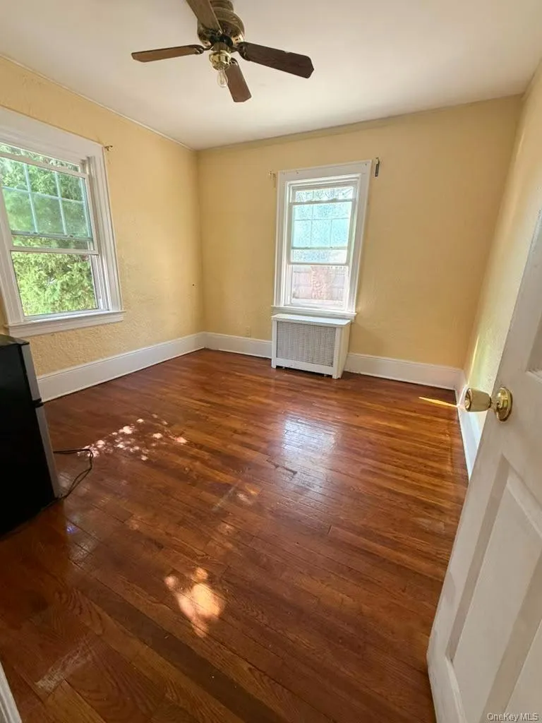 8 Herman Avenue, Oyster Bay, NY, 7 Bedrooms Bedrooms, 12 Rooms Rooms,3 BathroomsBathrooms,Residential Lease,For Rent,Herman,0,1033843 8 Herman Avenue, Oyster Bay, NY, 7 Bedrooms Bedrooms, 12 Rooms Rooms,3 BathroomsBathrooms,Residential Lease,For Rent,Herman,0,1033843