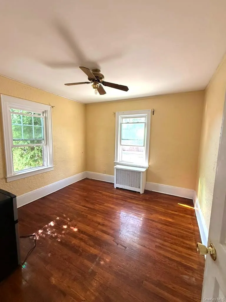 8 Herman Avenue, Oyster Bay, NY, 7 Bedrooms Bedrooms, 12 Rooms Rooms,3 BathroomsBathrooms,Residential Lease,For Rent,Herman,0,1033843 8 Herman Avenue, Oyster Bay, NY, 7 Bedrooms Bedrooms, 12 Rooms Rooms,3 BathroomsBathrooms,Residential Lease,For Rent,Herman,0,1033843