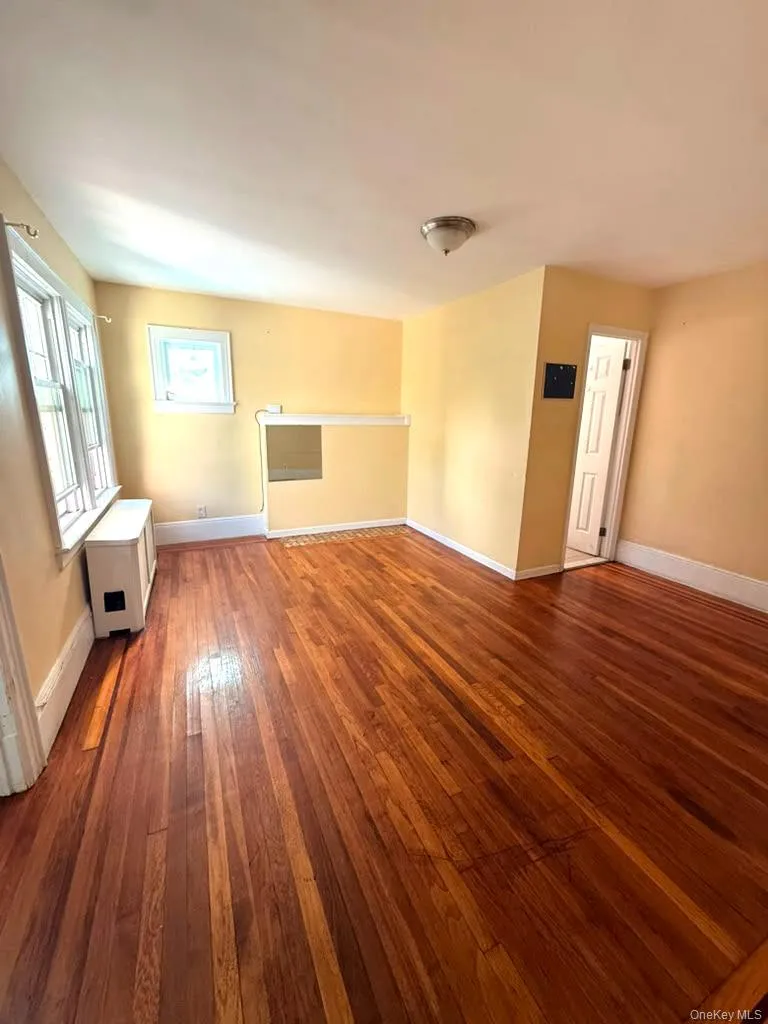 8 Herman Avenue, Oyster Bay, NY, 7 Bedrooms Bedrooms, 12 Rooms Rooms,3 BathroomsBathrooms,Residential Lease,For Rent,Herman,0,1033843 8 Herman Avenue, Oyster Bay, NY, 7 Bedrooms Bedrooms, 12 Rooms Rooms,3 BathroomsBathrooms,Residential Lease,For Rent,Herman,0,1033843
