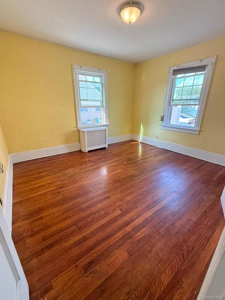 8 Herman Avenue, Oyster Bay, NY, 7 Bedrooms Bedrooms, 12 Rooms Rooms,3 BathroomsBathrooms,Residential Lease,For Rent,Herman,0,1033843 8 Herman Avenue, Oyster Bay, NY, 7 Bedrooms Bedrooms, 12 Rooms Rooms,3 BathroomsBathrooms,Residential Lease,For Rent,Herman,0,1033843