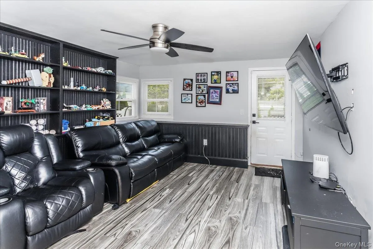 16 Netz Place, North Hempstead, NY, 3 Bedrooms Bedrooms, 8 Rooms Rooms,2 BathroomsBathrooms,Residential,For Rent,Netz,0,1033844 16 Netz Place, North Hempstead, NY, 3 Bedrooms Bedrooms, 8 Rooms Rooms,2 BathroomsBathrooms,Residential,For Rent,Netz,0,1033844