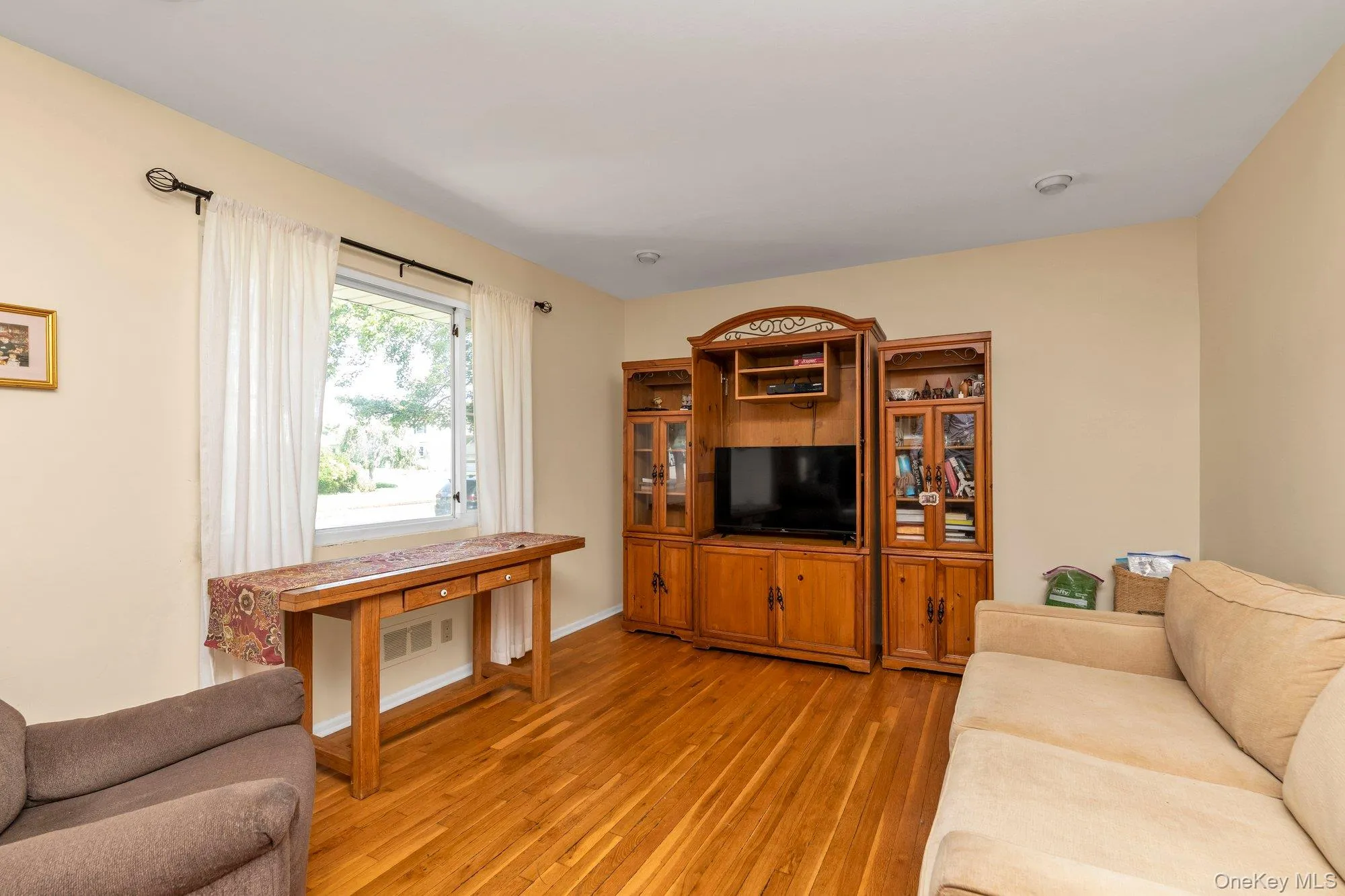 132 Norman Drive, Hempstead, NY, 3 Bedrooms Bedrooms, 7 Rooms Rooms,2 BathroomsBathrooms,Residential,For Rent,Norman,0,1033845 132 Norman Drive, Hempstead, NY, 3 Bedrooms Bedrooms, 7 Rooms Rooms,2 BathroomsBathrooms,Residential,For Rent,Norman,0,1033845