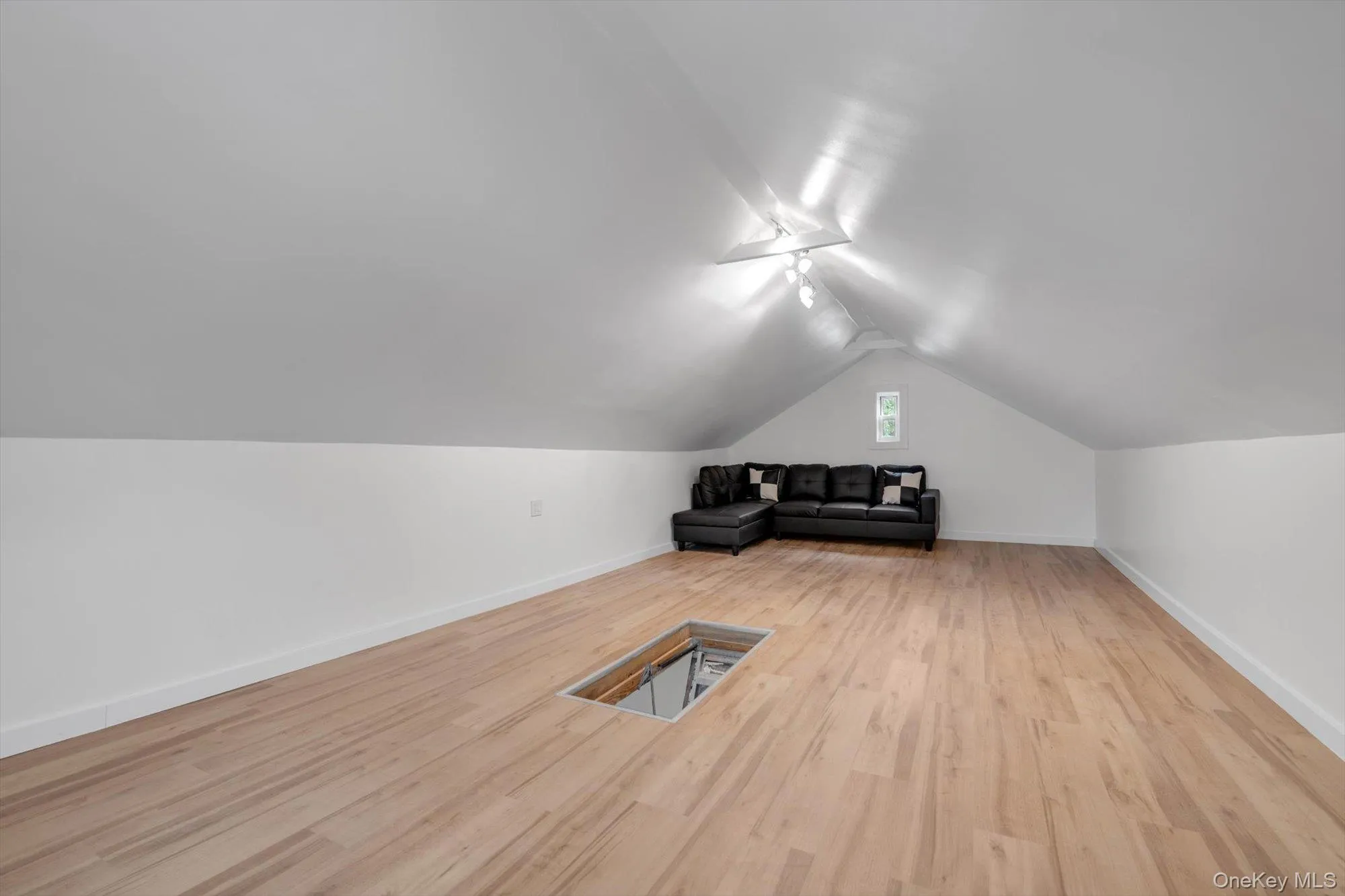 42 Stratford Road, Scarsdale, NY, 3 Bedrooms Bedrooms, 9 Rooms Rooms,3 BathroomsBathrooms,Residential,For Rent,Stratford,0,1033850 42 Stratford Road, Scarsdale, NY, 3 Bedrooms Bedrooms, 9 Rooms Rooms,3 BathroomsBathrooms,Residential,For Rent,Stratford,0,1033850