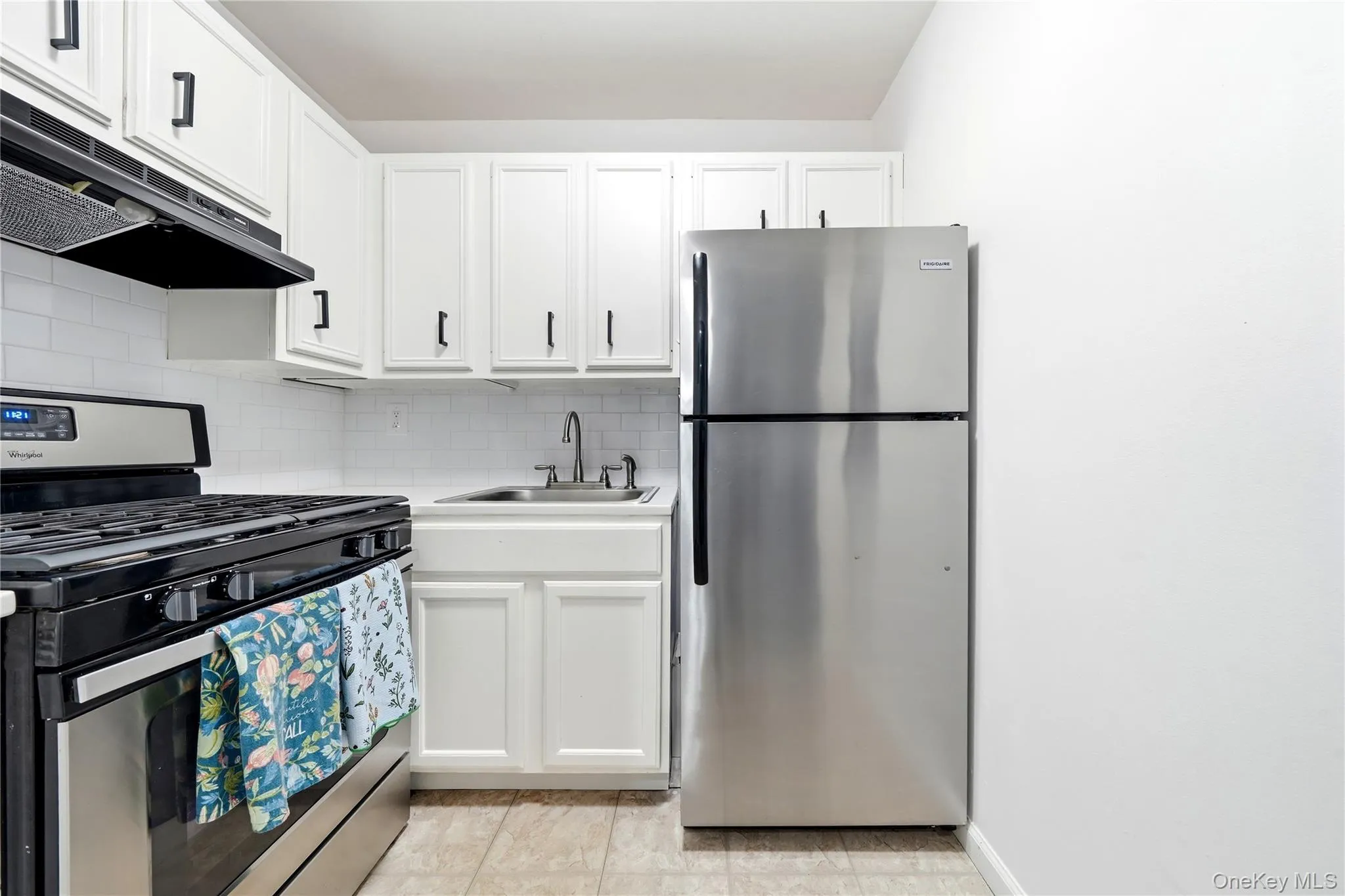 15 Sierra Court, Brookhaven, NY, 1 Bedroom Bedrooms, 3 Rooms Rooms,1 BathroomBathrooms,Residential,For Rent,Sierra,0,1033852 15 Sierra Court, Brookhaven, NY, 1 Bedroom Bedrooms, 3 Rooms Rooms,1 BathroomBathrooms,Residential,For Rent,Sierra,0,1033852