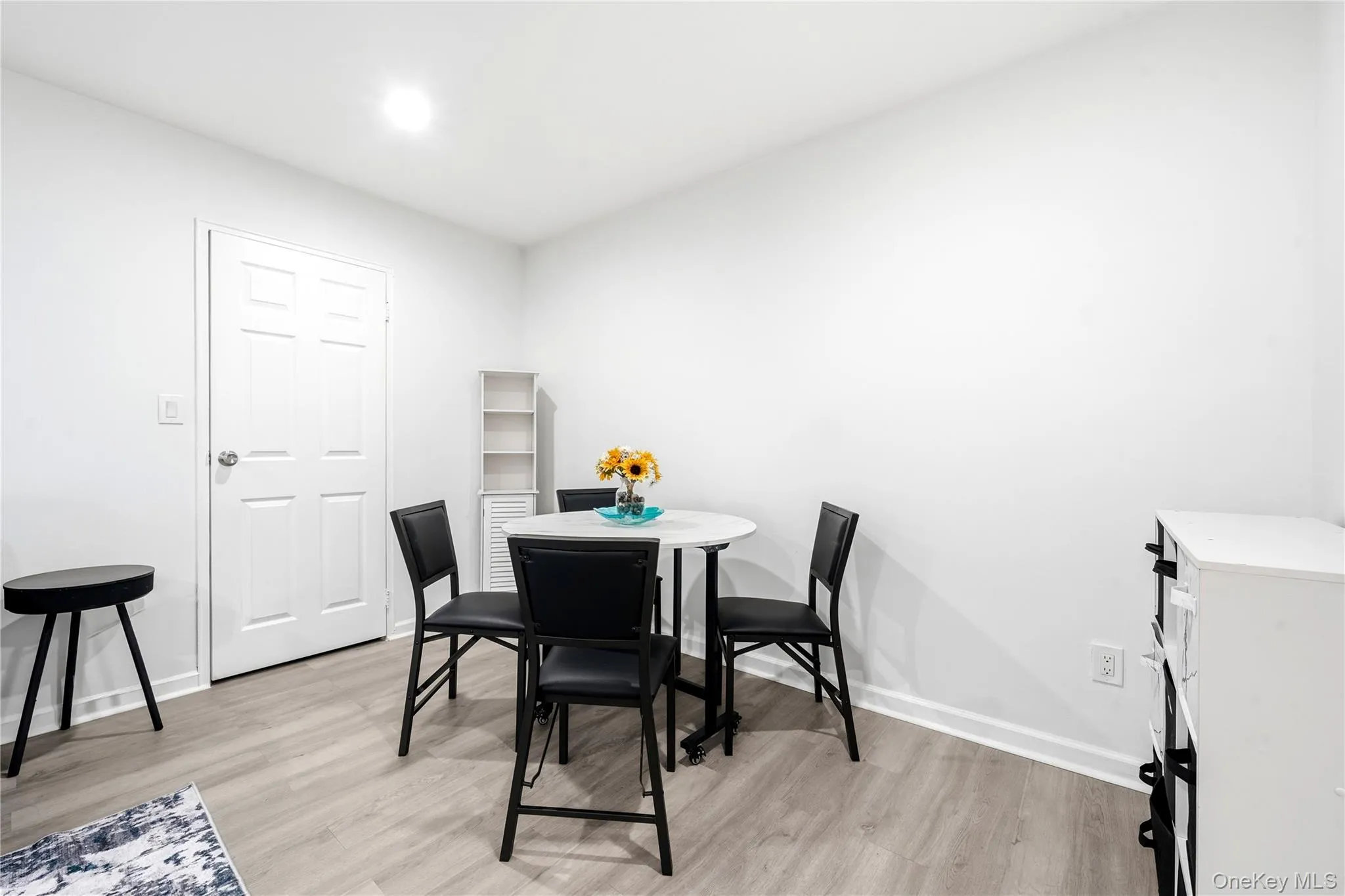 15 Sierra Court, Brookhaven, NY, 1 Bedroom Bedrooms, 3 Rooms Rooms,1 BathroomBathrooms,Residential,For Rent,Sierra,0,1033852 15 Sierra Court, Brookhaven, NY, 1 Bedroom Bedrooms, 3 Rooms Rooms,1 BathroomBathrooms,Residential,For Rent,Sierra,0,1033852